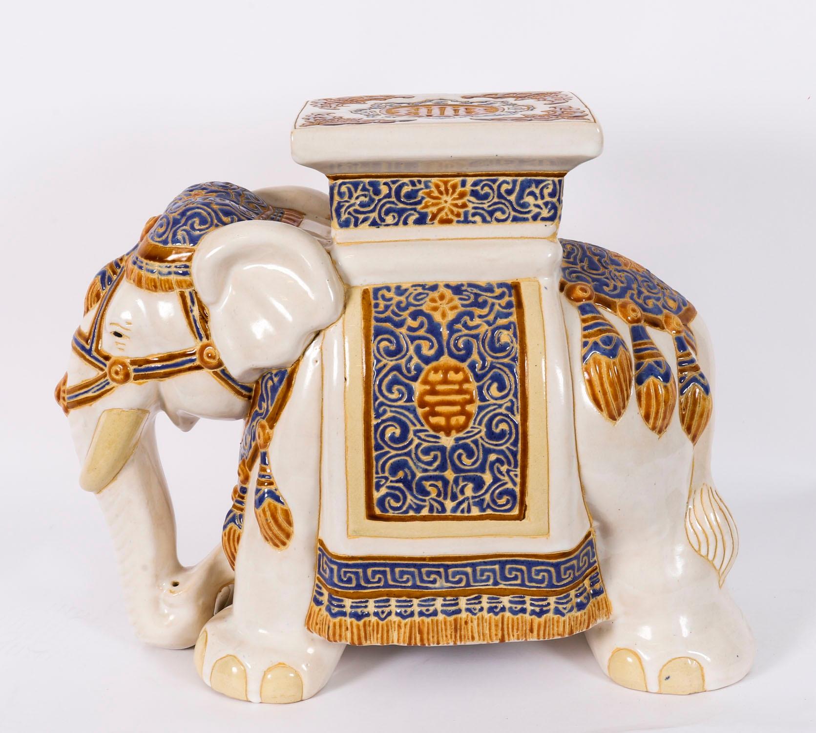 Vintage glasierte Keramik Elefant Garten Sitz / Stand Mitte des 20. im Zustand „Gut“ im Angebot in London, GB