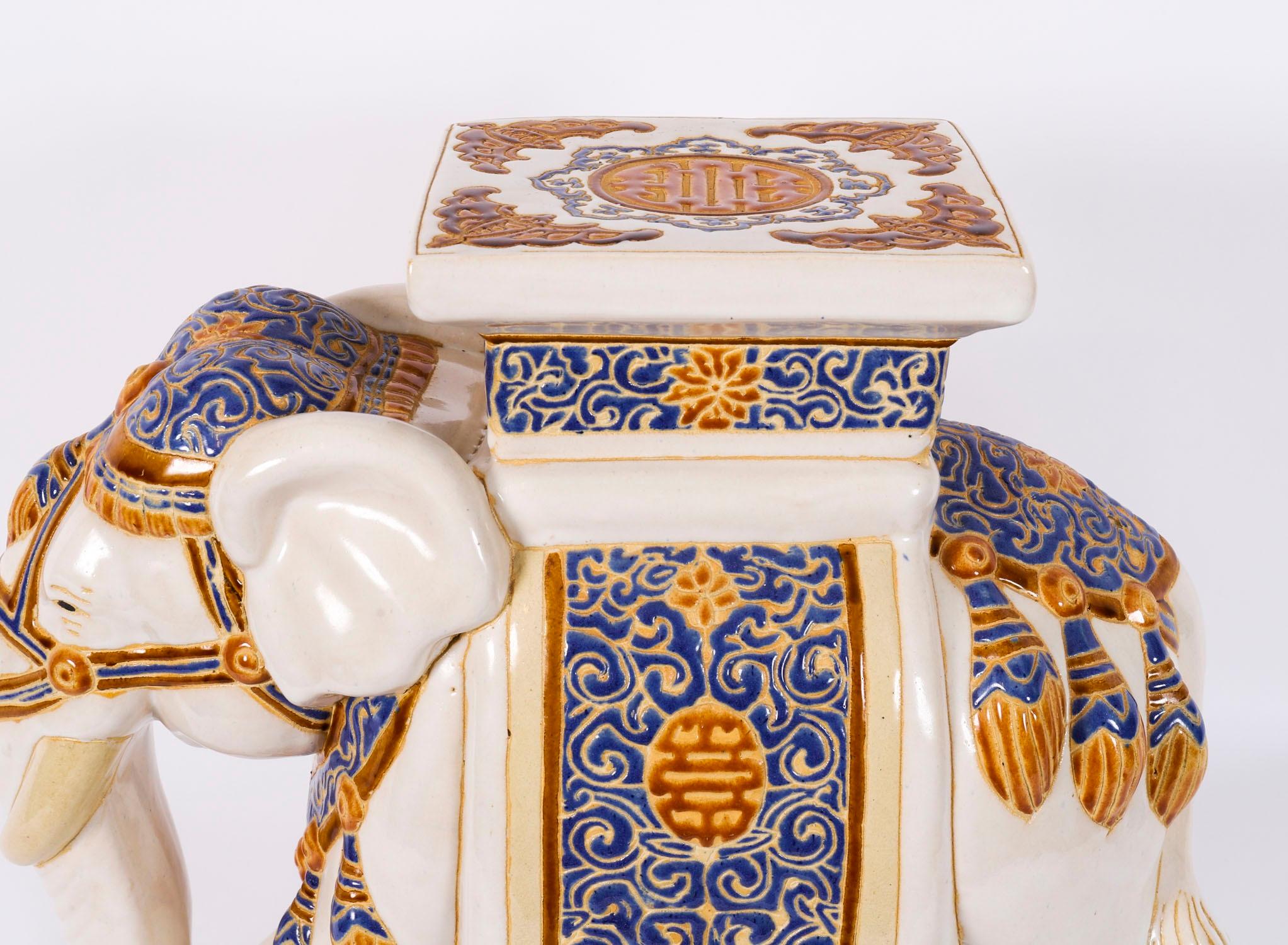 Vintage glasierte Keramik Elefant Garten Sitz / Stand Mitte des 20. (Porzellan) im Angebot