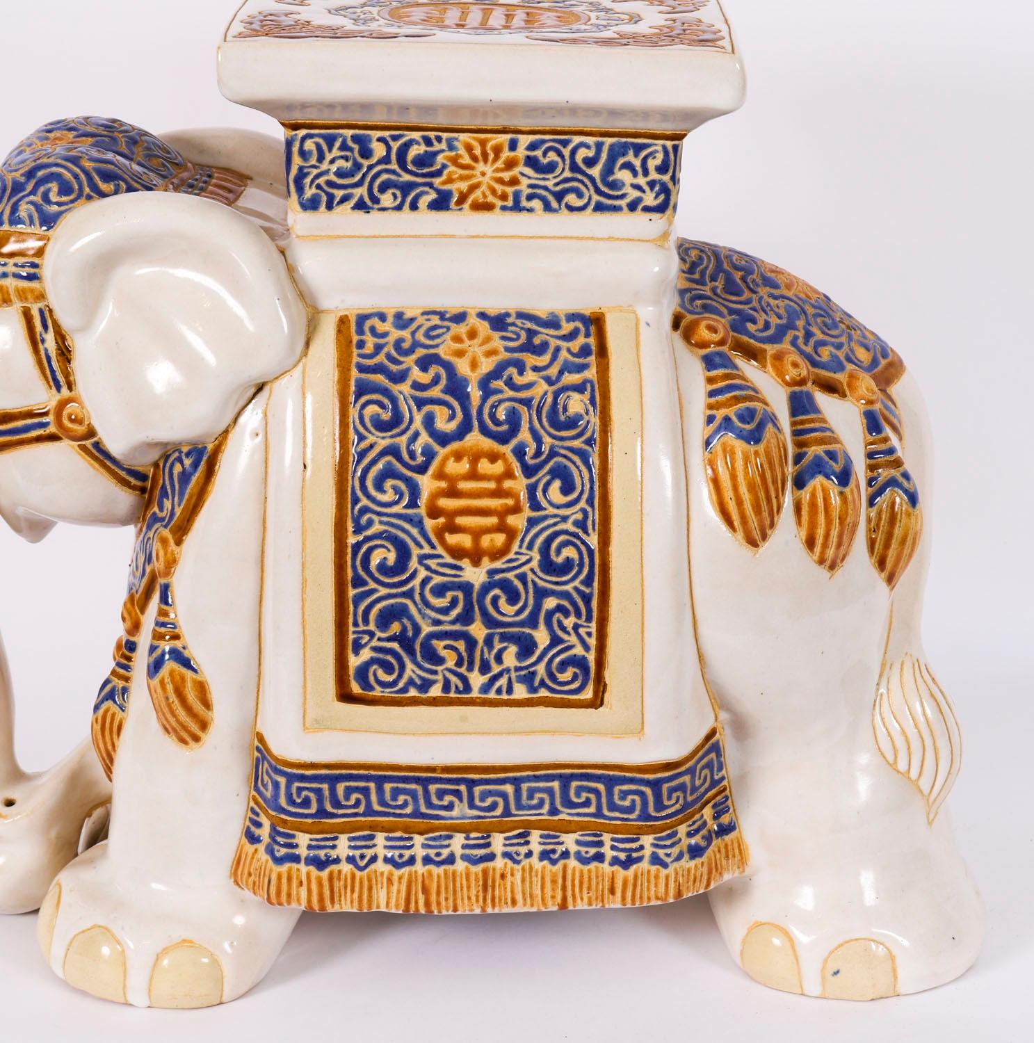 Vintage glasierte Keramik Elefant Garten Sitz / Stand Mitte des 20. im Angebot 3