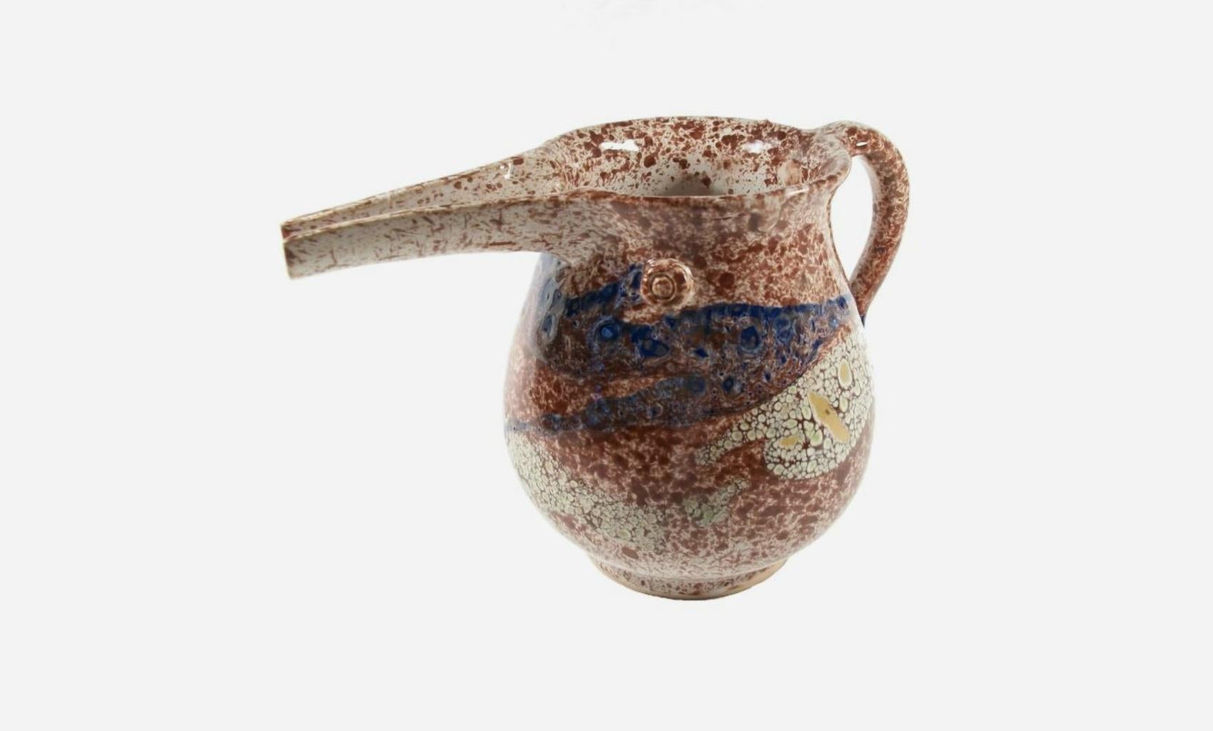 Pichet vintage en poterie émaillée de studio en forme d'oiseau avec un long bec - jeté au tour - décoré d'éclaboussures de glaçure - 