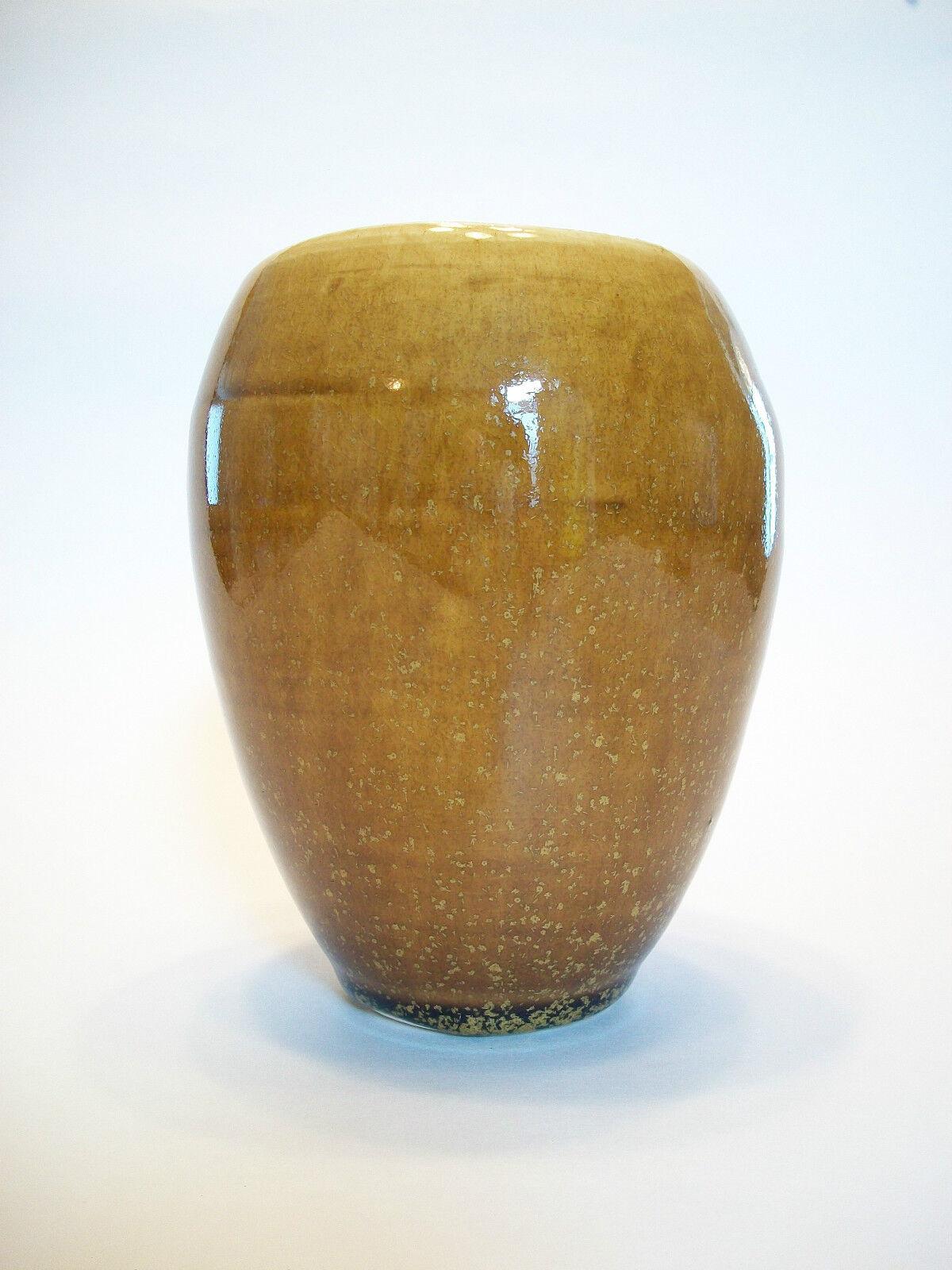 Vintage Glazed/Thrown Studio Pottery Vase - Signed - Canada - Late 20th Century For Sale 1