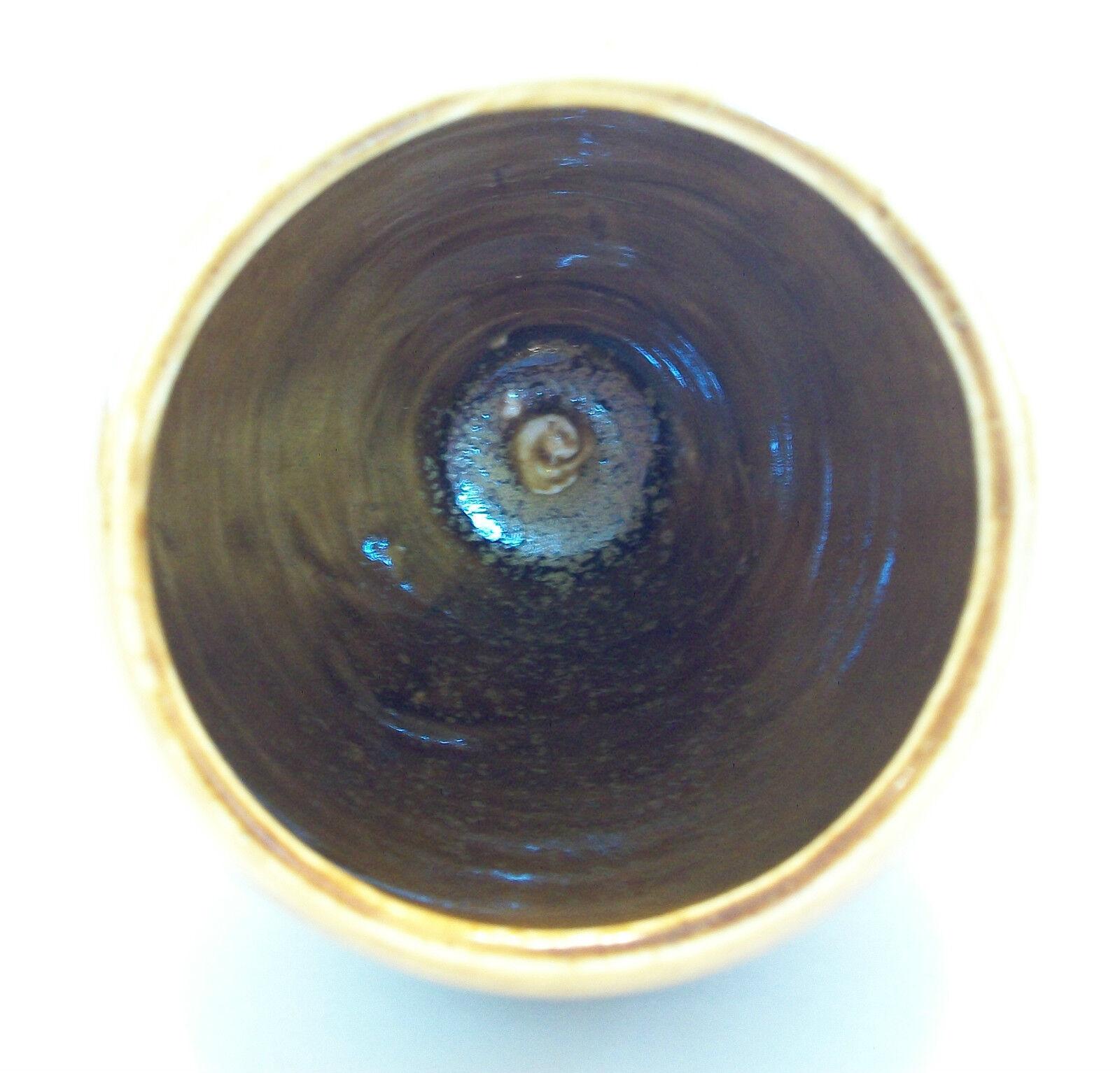 Vintage Glazed/Thrown Studio Pottery Vase - Signed - Canada - Late 20th Century For Sale 3