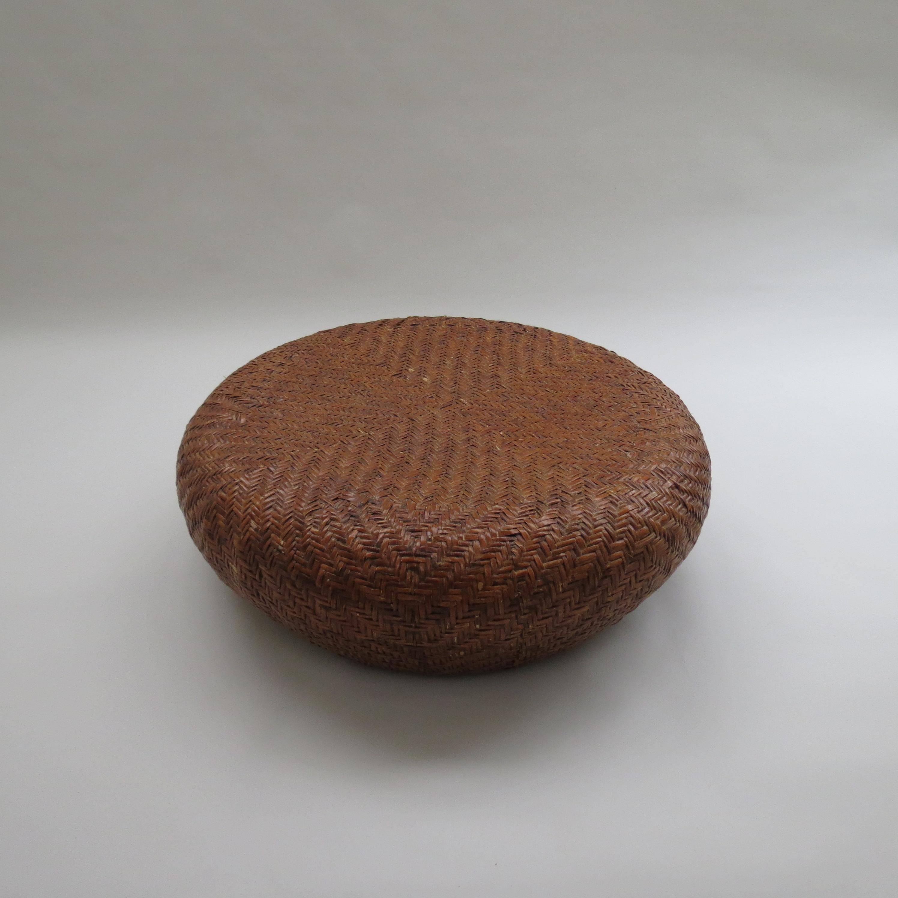 Table basse ronde vintage Global Village en vente 3