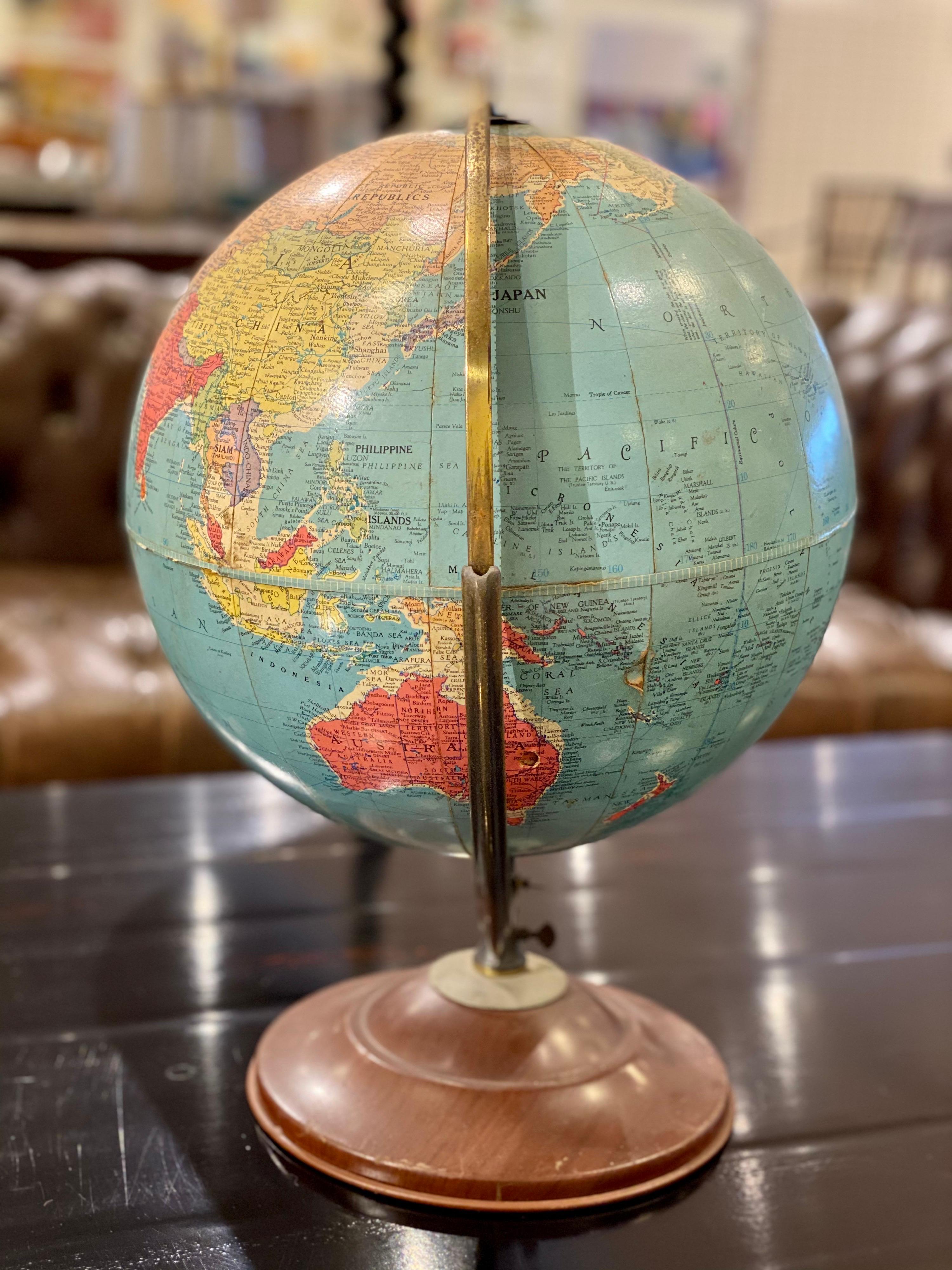 20ième siècle Globe terrestre vintage