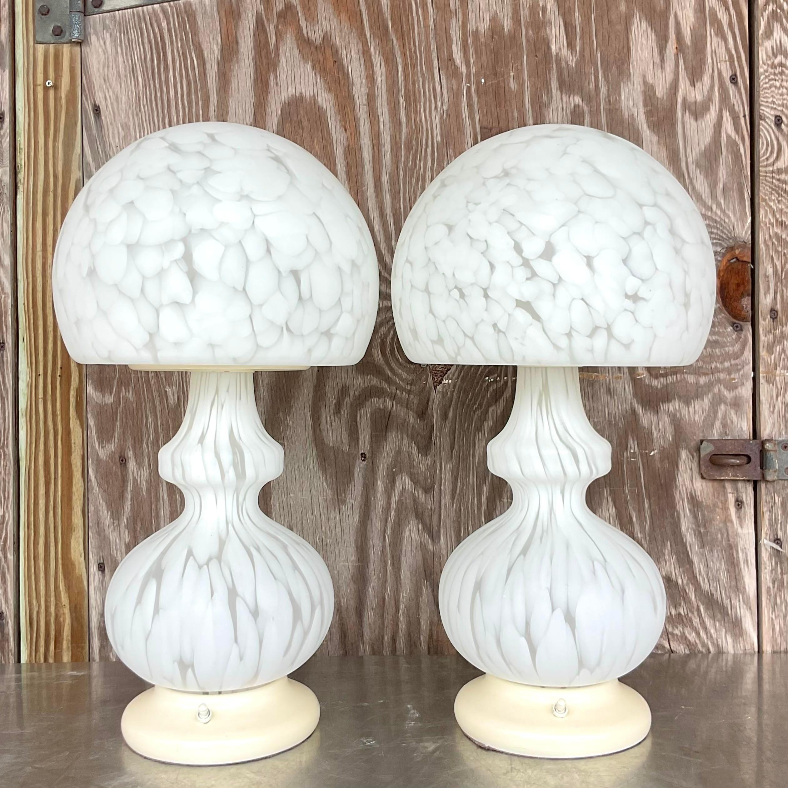 Mid-Century Modern Paire de lampes globes vintage d'après Murano pour Someroso pour Laurel Lighting en vente