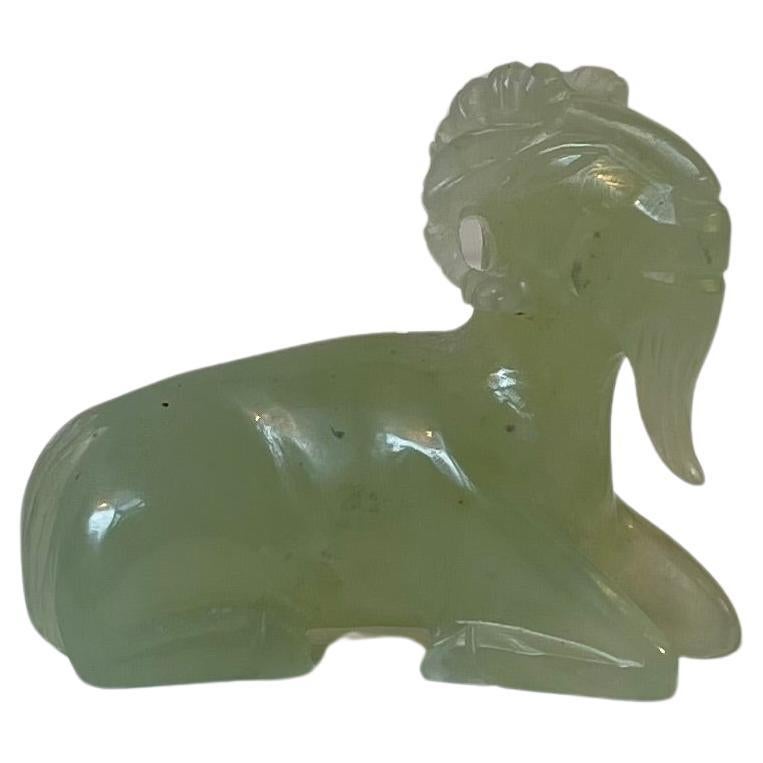 Figurine de chèvre vintage en pierre de jade - The Devils Pet