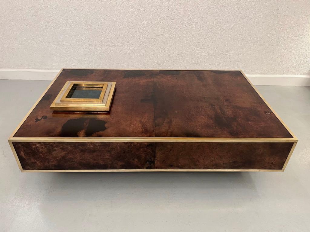 Table basse vintage en peau de chèvre et laiton d'Aldo Tura, Italie, vers 1970 en vente 2