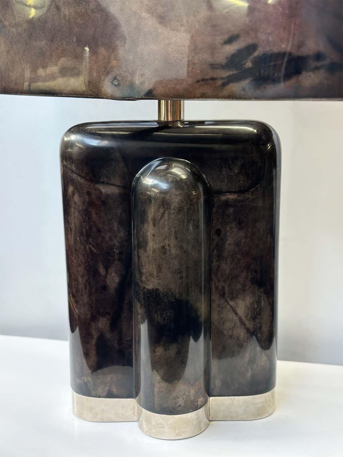 XXIe siècle et contemporain Lampe de table vintage en peau de chèvre et parchemin, c. 2005 en vente