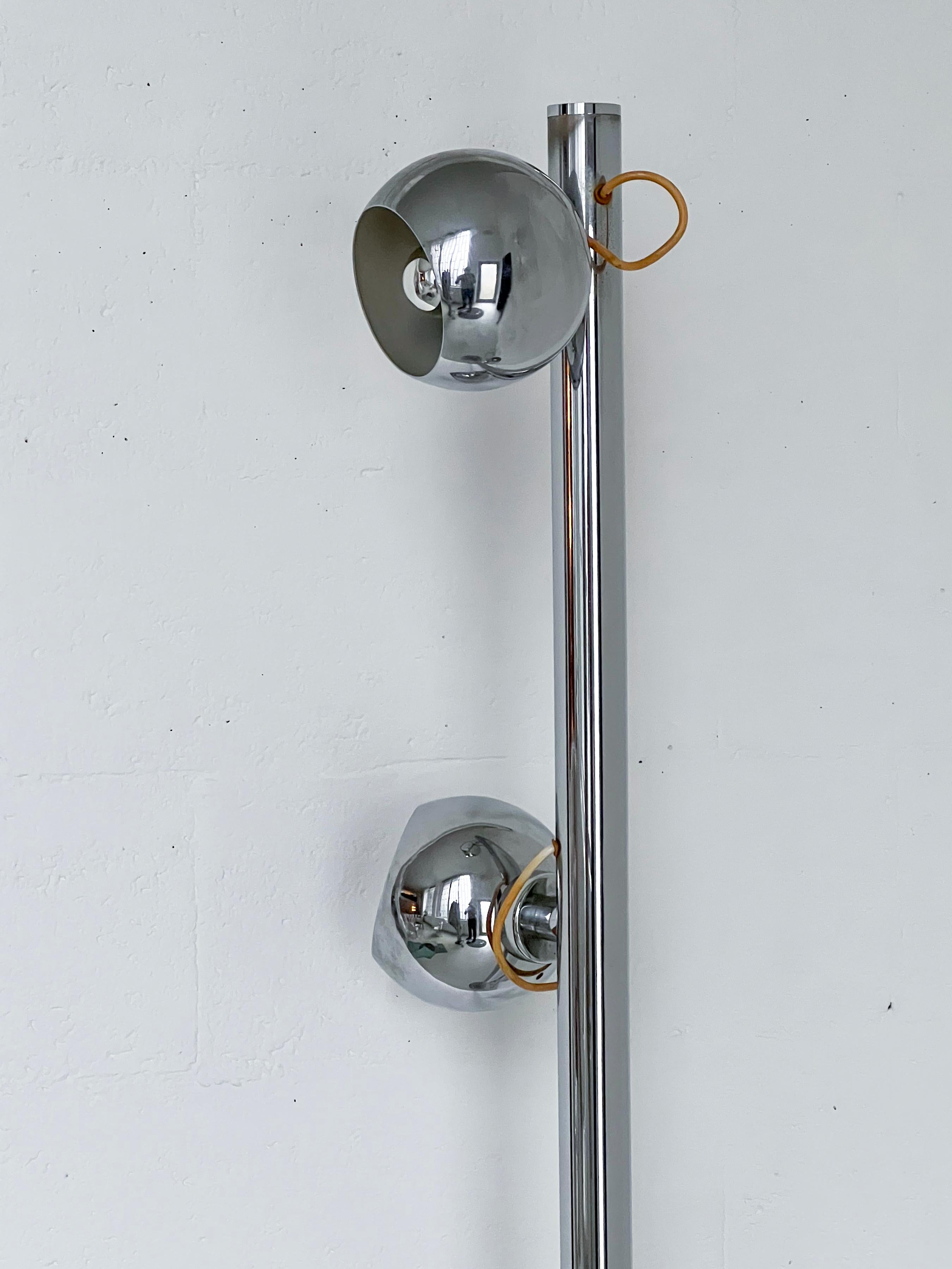 Lampadaire vintage Goffredo Reggiani en métal chromé, ère spatiale italienne, années 1960 Bon état - En vente à Milano, IT