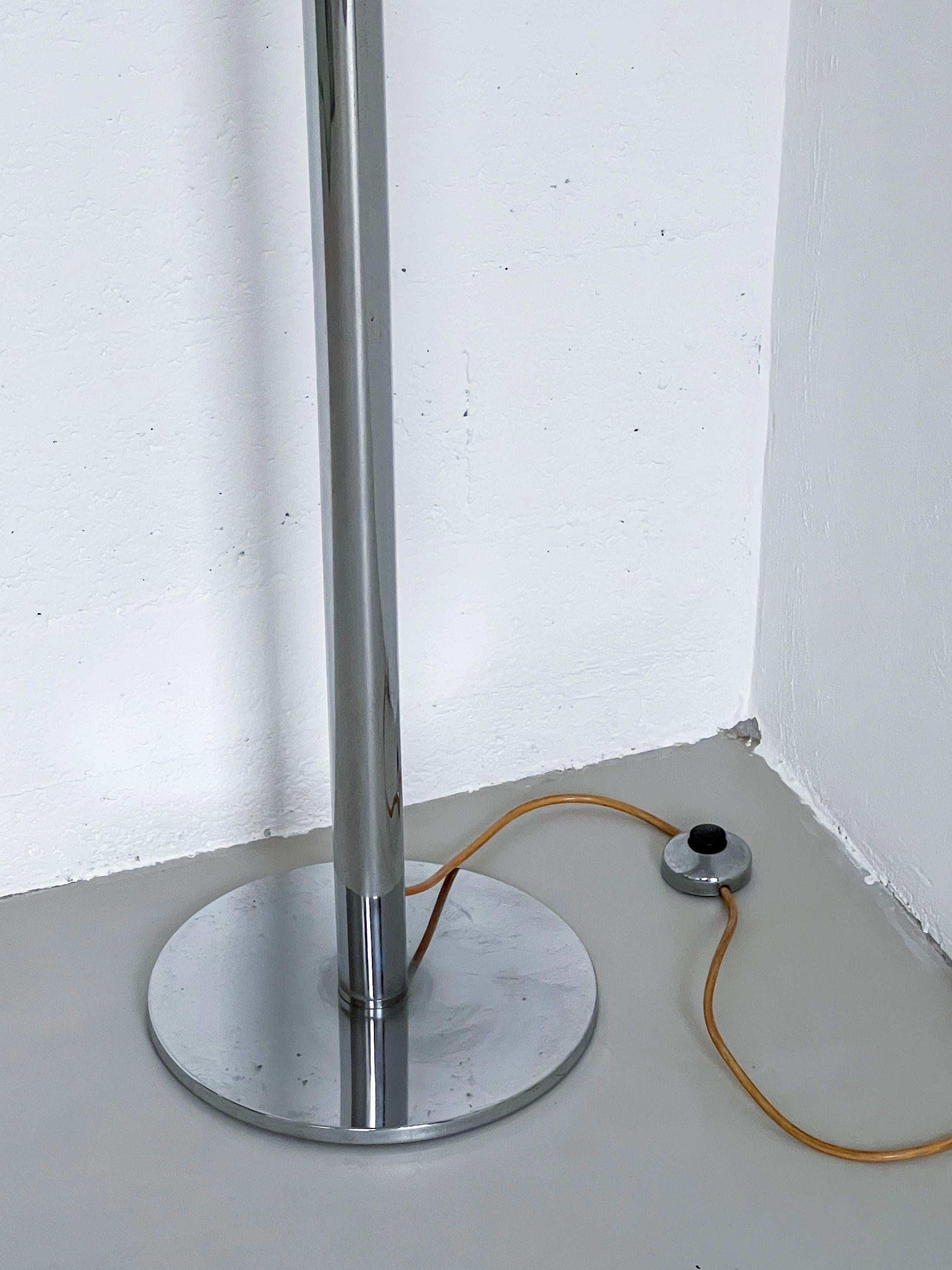 Milieu du XXe siècle Lampadaire vintage Goffredo Reggiani en métal chromé, ère spatiale italienne, années 1960 en vente