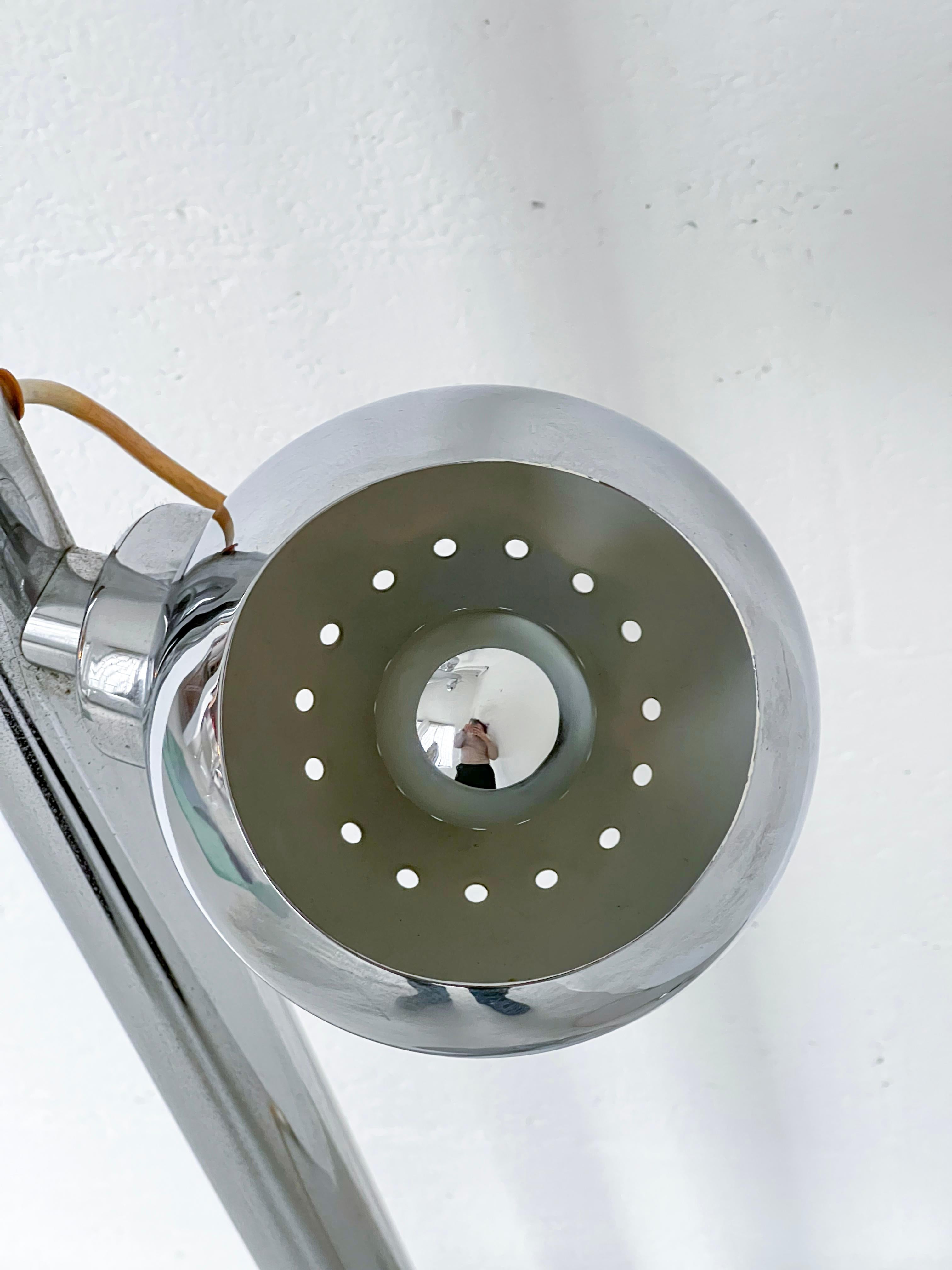 Lampadaire vintage Goffredo Reggiani en métal chromé, ère spatiale italienne, années 1960 en vente 2