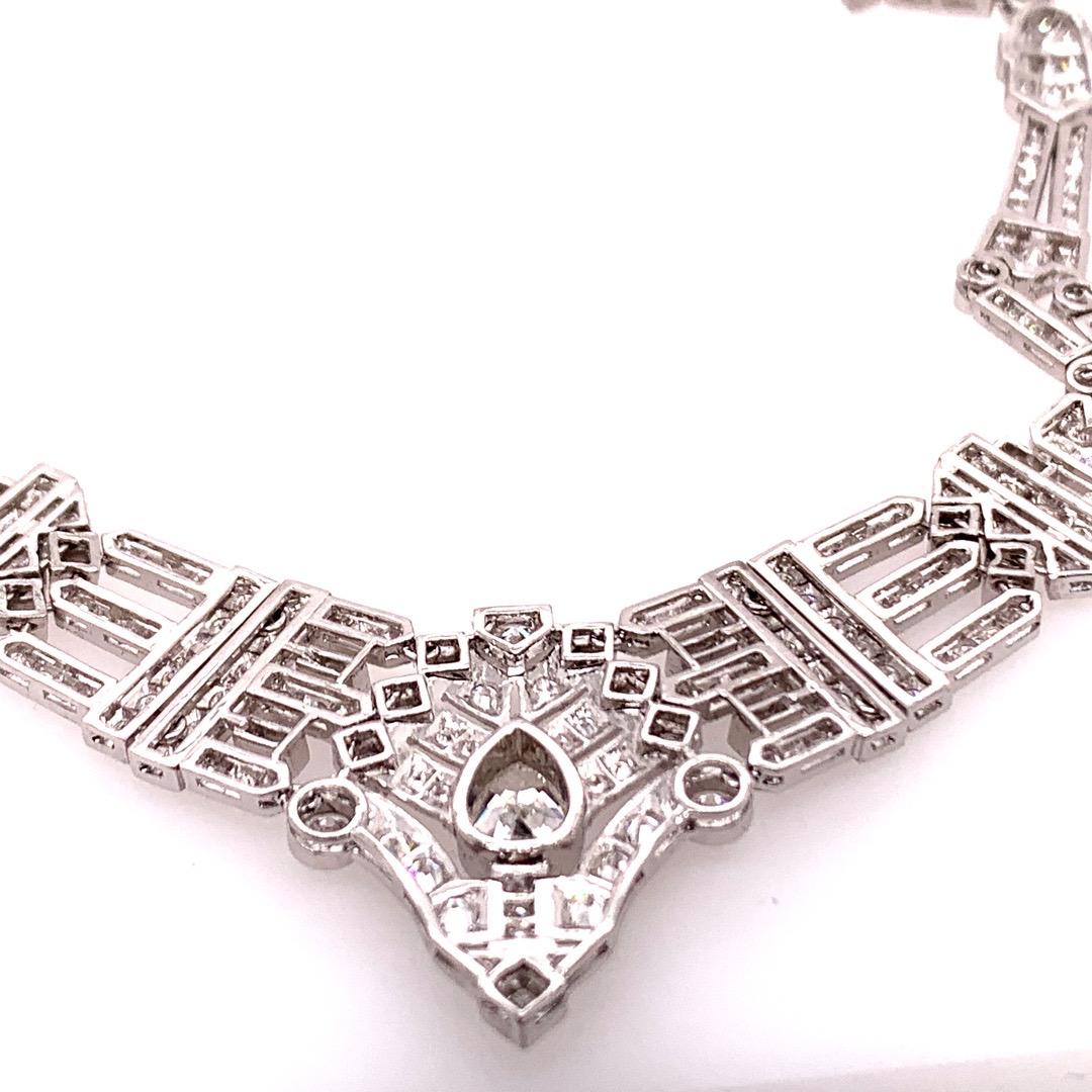 Halskette aus Gold, 8 Karat natürlicher runder und birnenförmiger Diamant-Edelstein im Zustand „Gut“ im Angebot in Los Angeles, CA