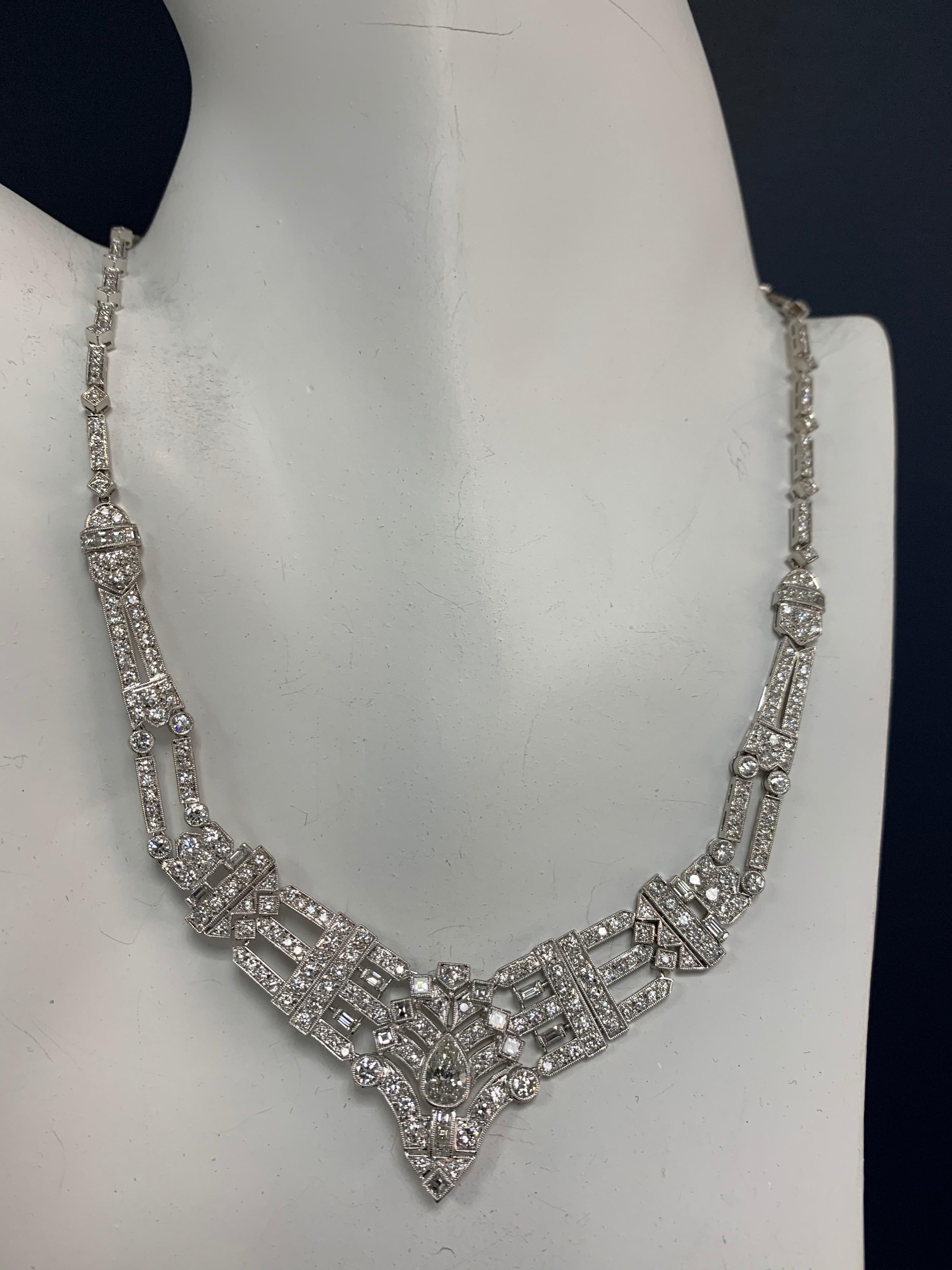 Round Cut Retro Gold 8 Carat GIA Certified Natural Rbc & Pear Diamond Necklace circa 1970 For Sale