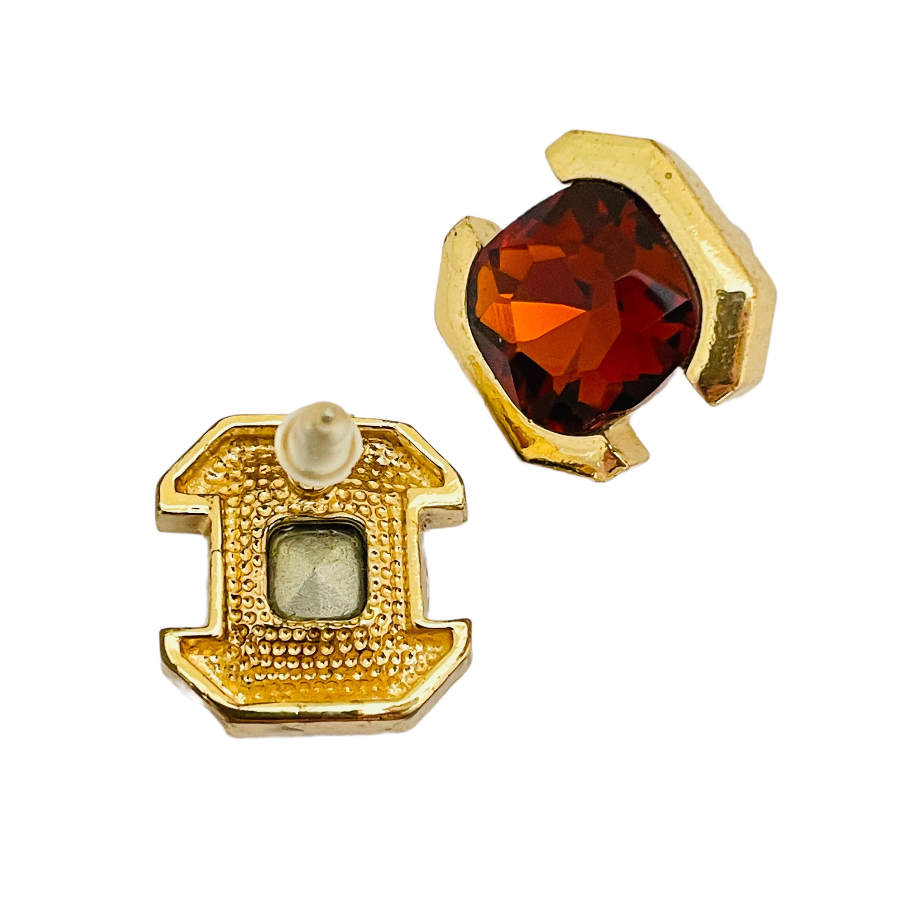 Vintage gold amber glass designer runway post earrings In Good Condition For Sale In Palos Hills, IL