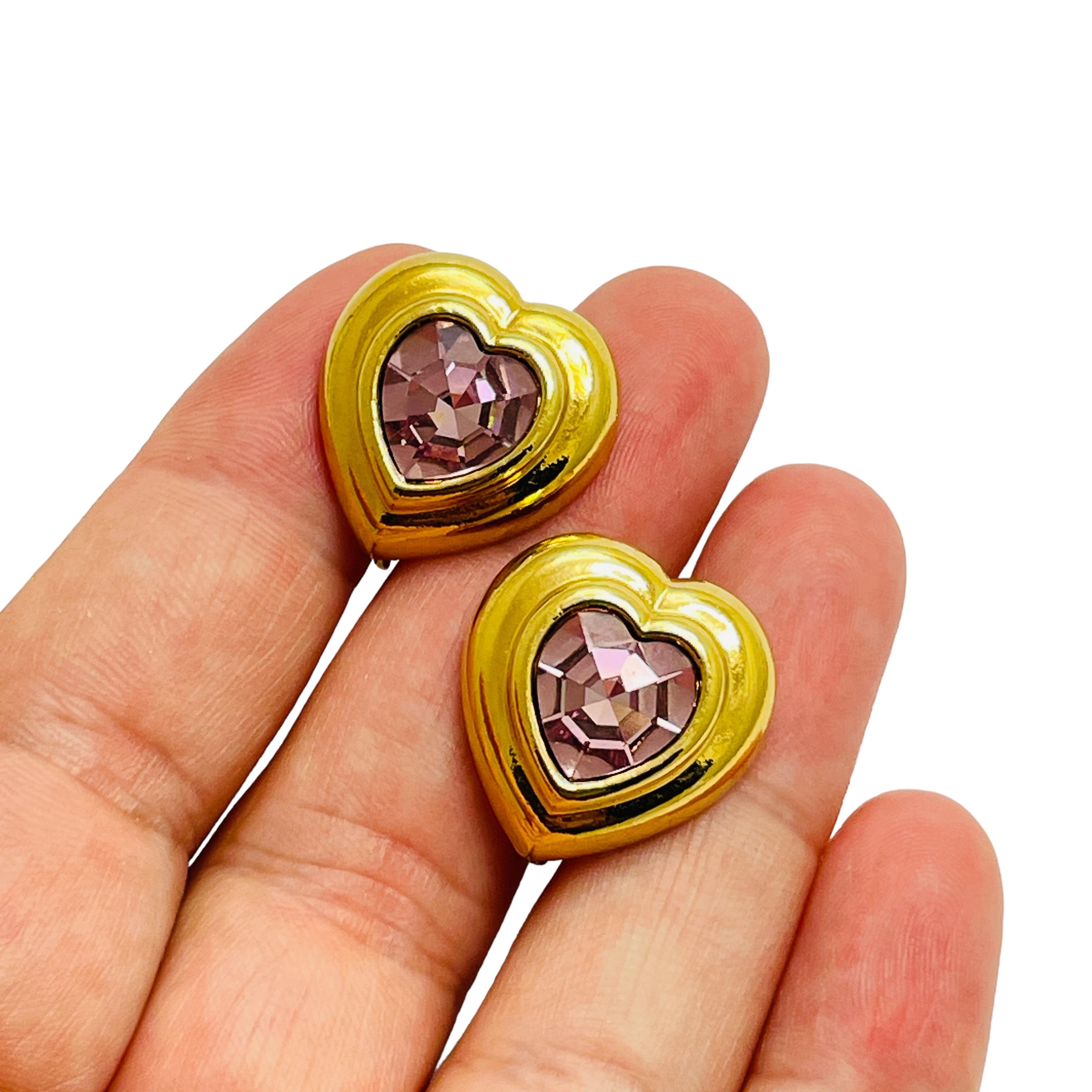 Women's Vintage gold amethyst glass heart designer runway clip on earrings For Sale