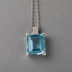 Vintage Gold and 12.93 Carat Aquamarine Pendant