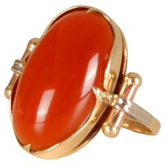 Bague en or du milieu du siècle avec cornaline d'agate taillée en cabochon