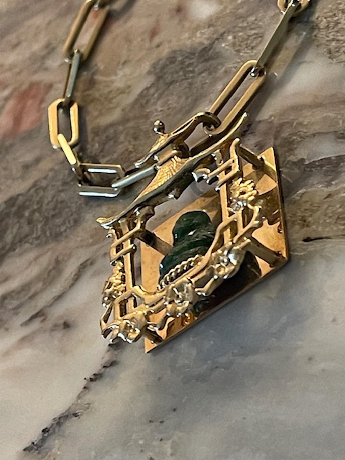 Vintage Gold and Carved Jade Pagoda Statement Charm In Good Condition In New York, NY