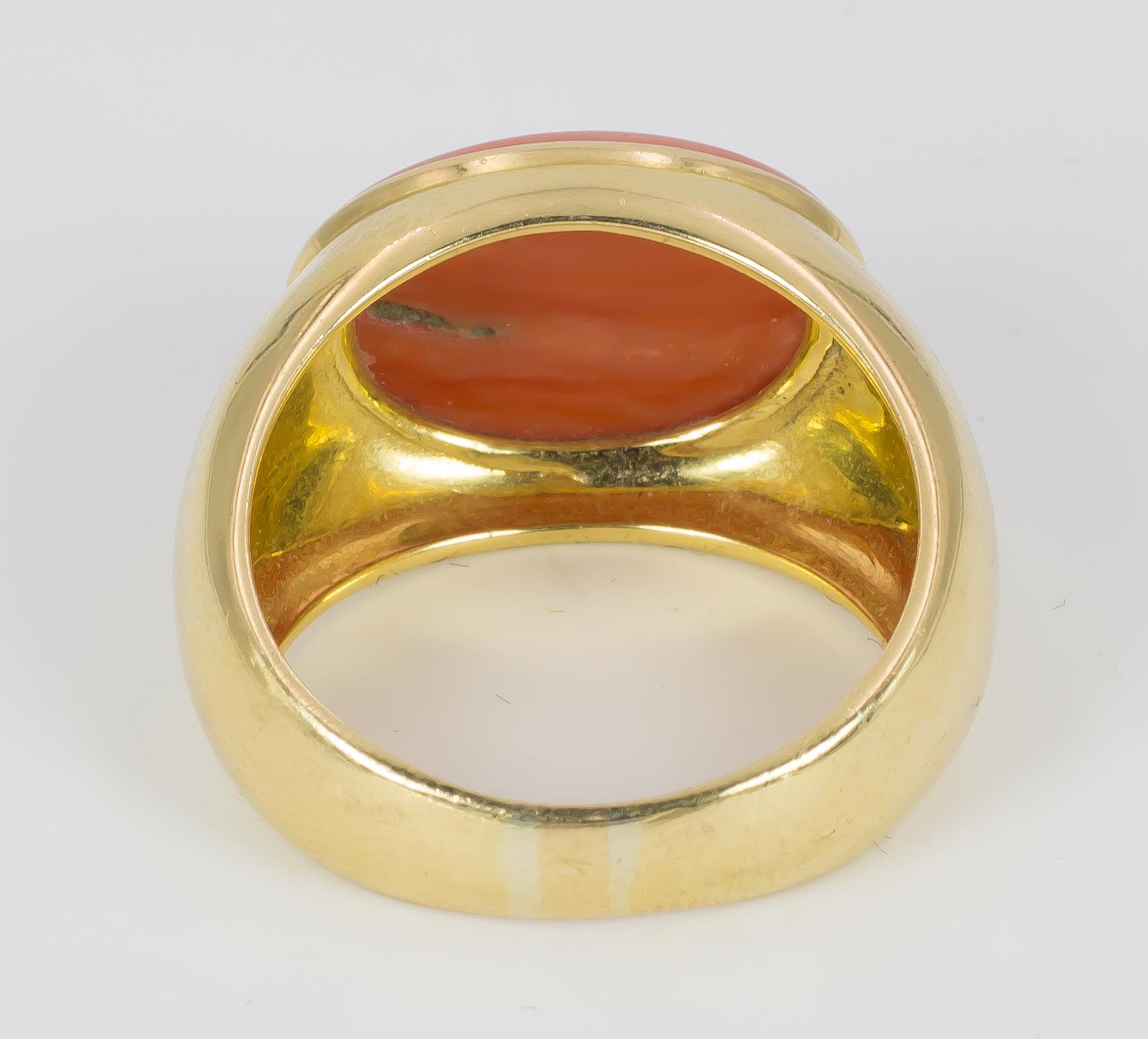 Vintage Gold and Coral Ring, 1950s In Good Condition For Sale In Bologna, IT