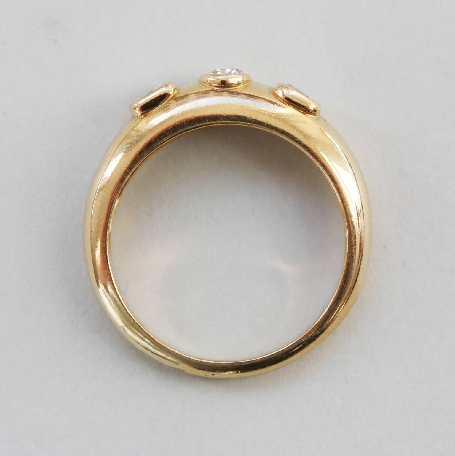 Vintage Gold and Diamond Band Ring In Excellent Condition In Amsterdam, NL