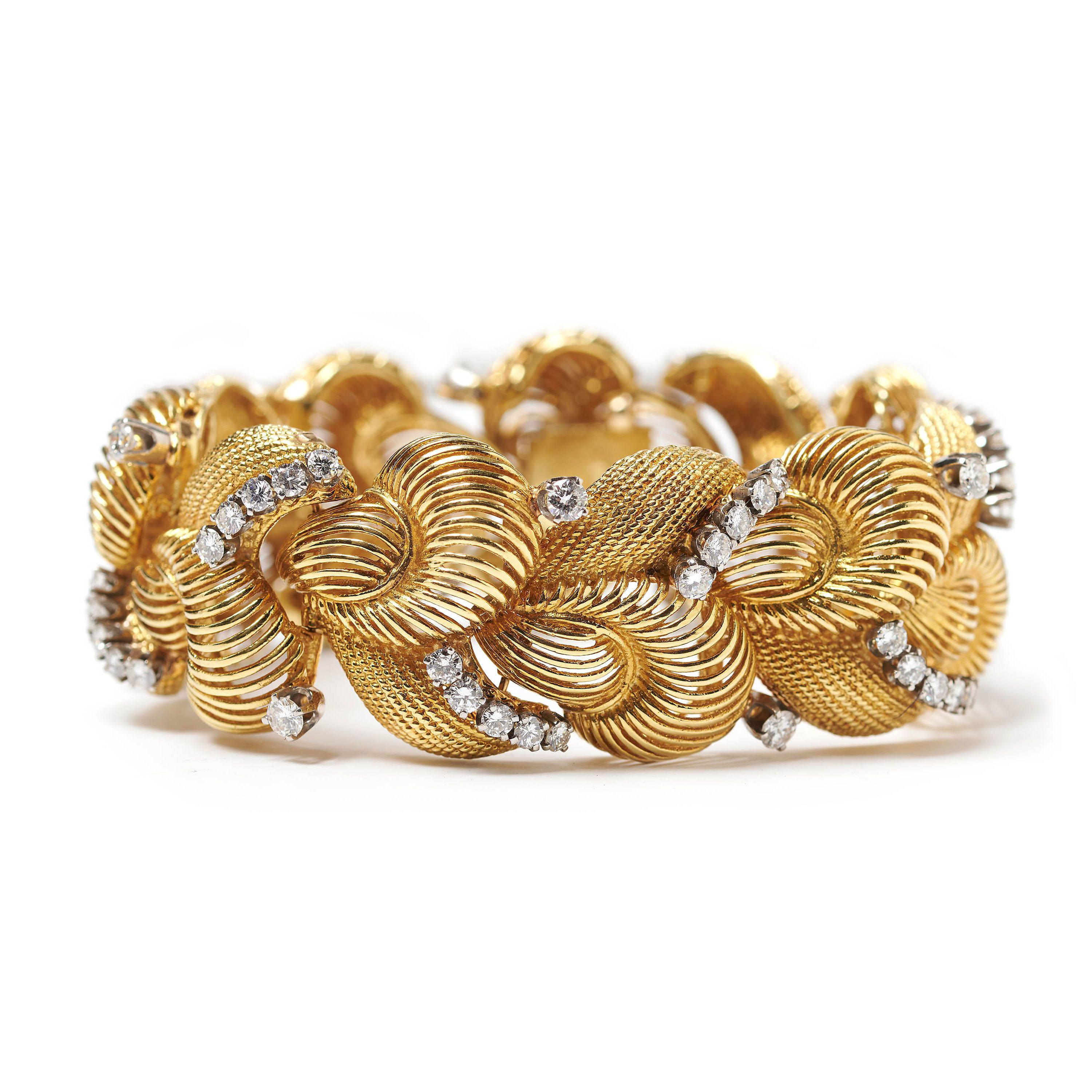 Retro Vintage Gold and Diamond Bracelet, Circa 1980, 5.50 Carats For Sale