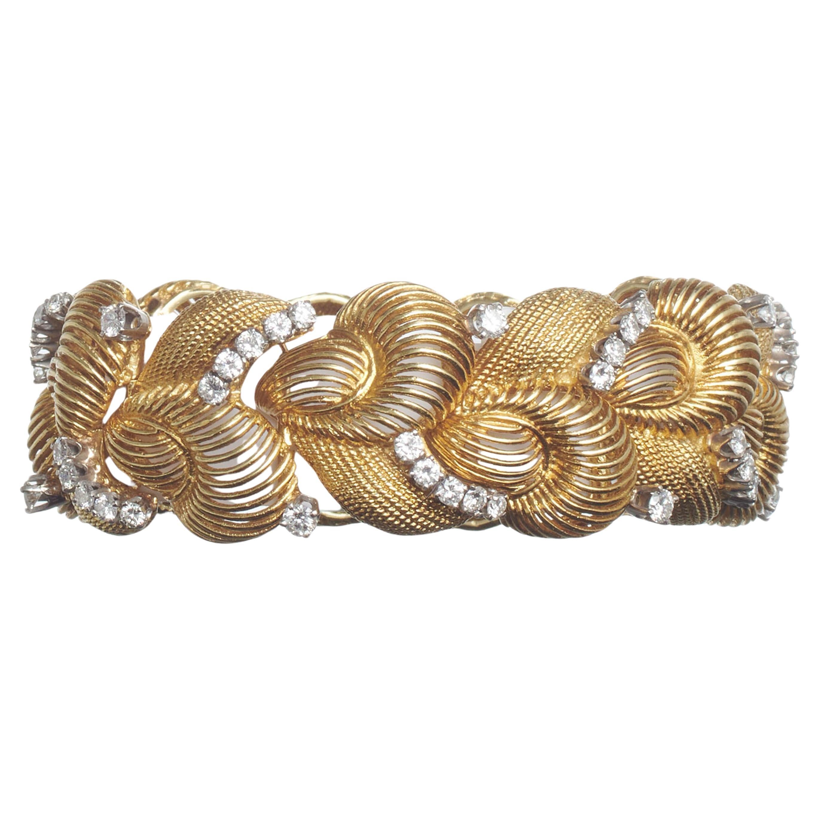 Vintage Gold and Diamond Bracelet, Circa 1980, 5.50 Carats For Sale