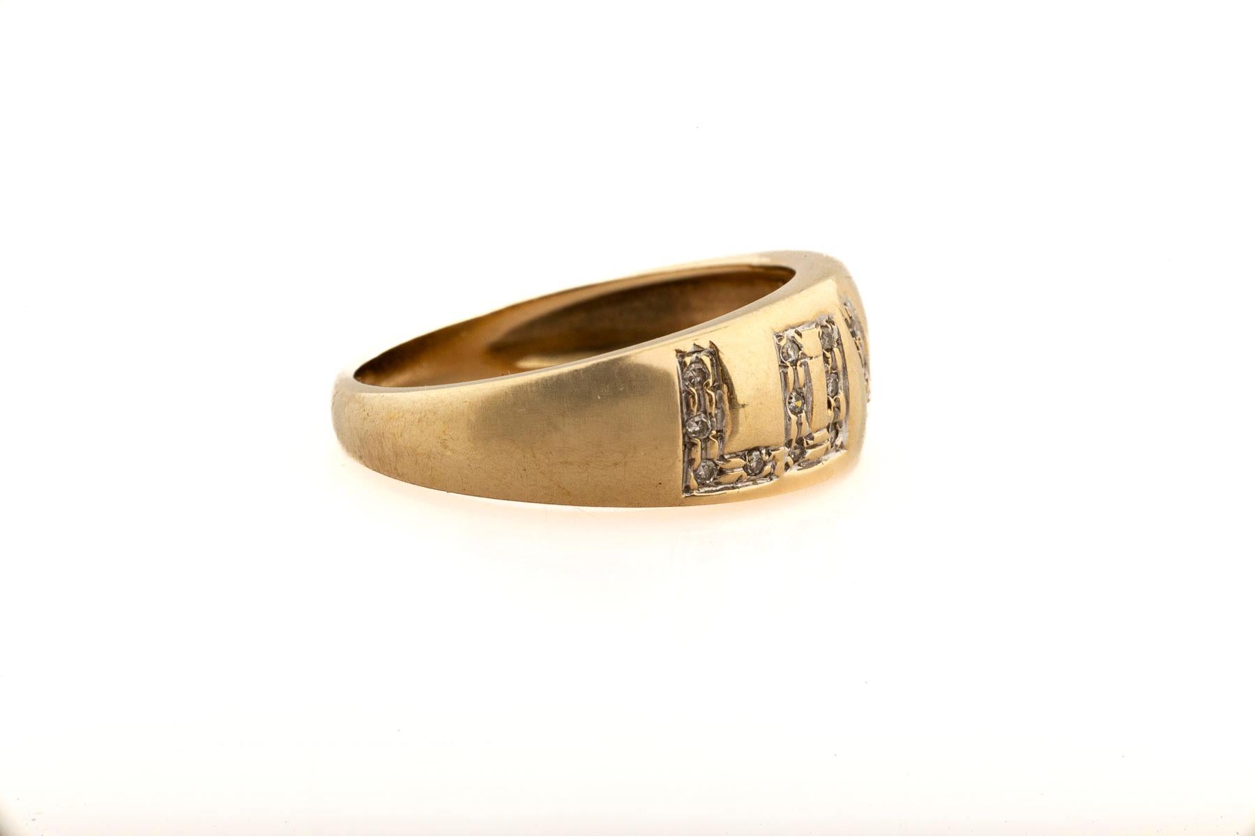 Round Cut Vintage Gold and Diamond Love Band