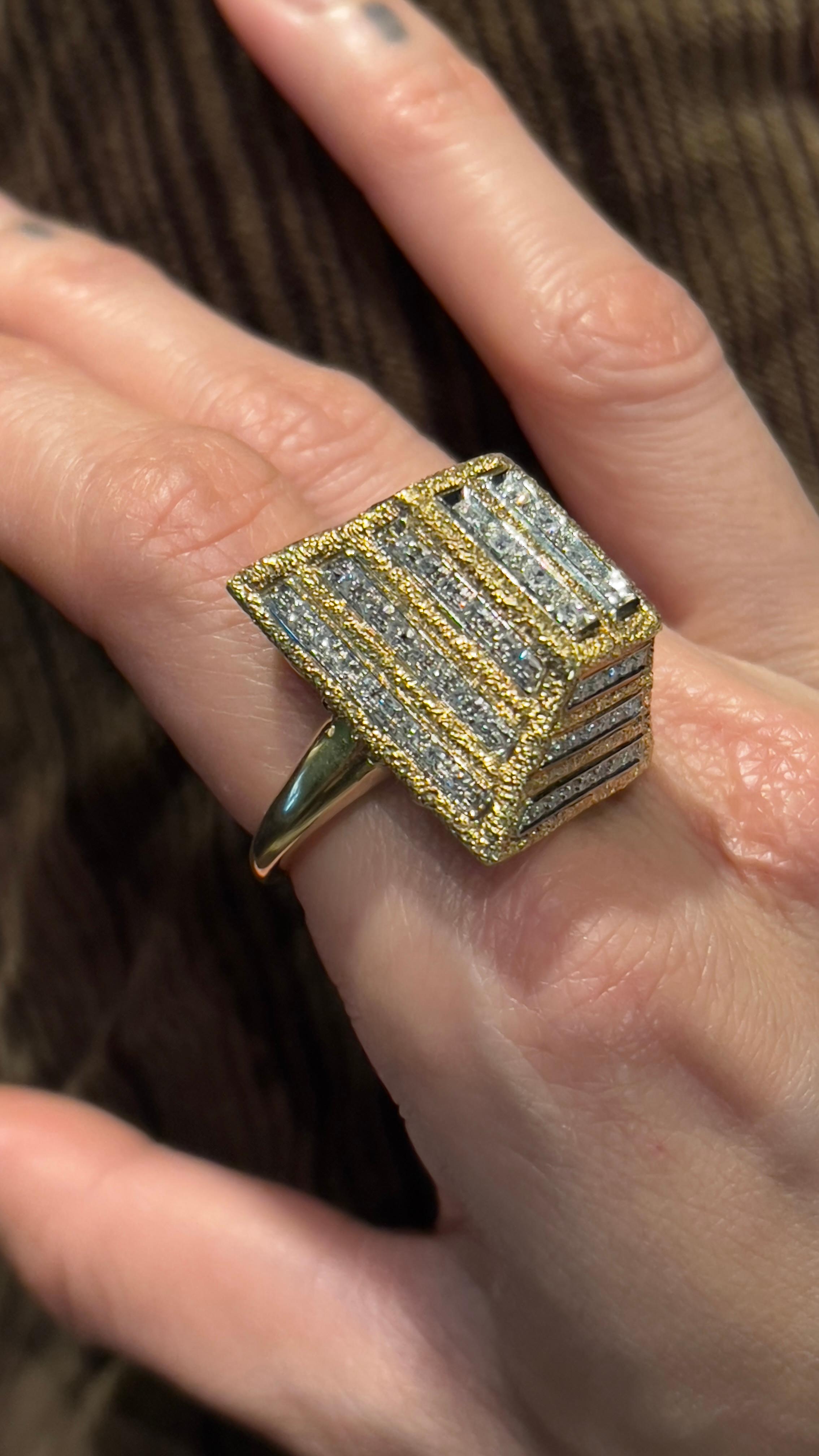 Gold- und Diamantring 1970er Jahre aus Gold (Art déco) im Angebot