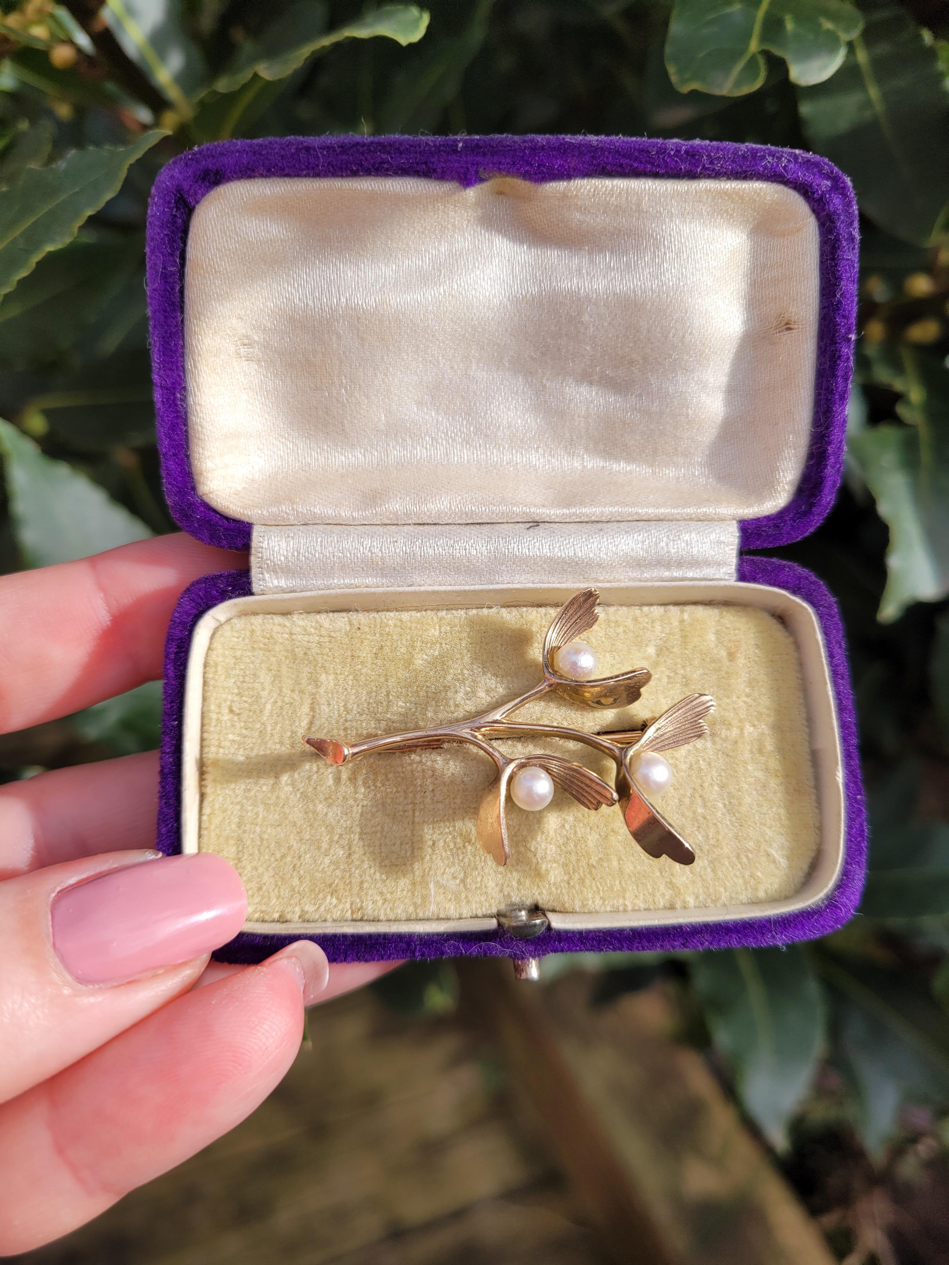 Vintage Gold and Pearl Mistletoe Brooch 3