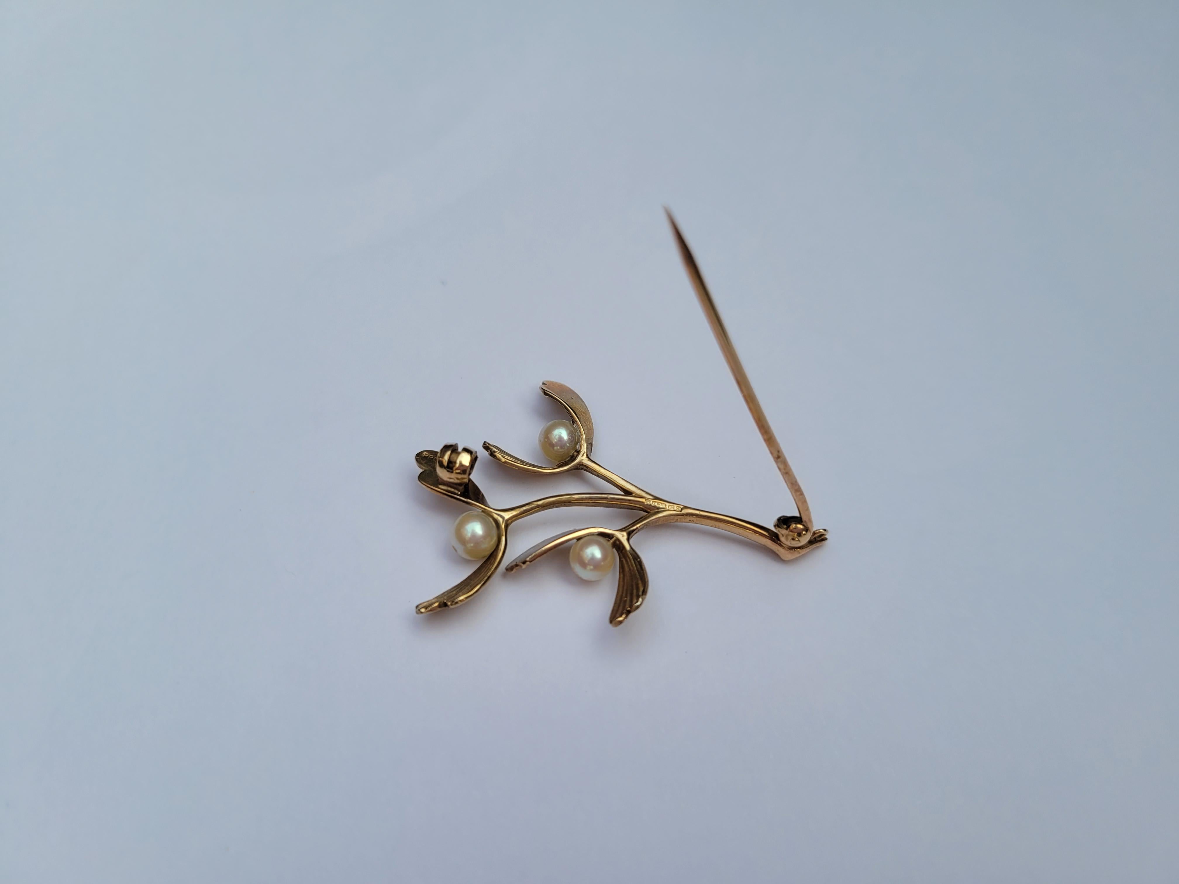 Modern Vintage Gold and Pearl Mistletoe Brooch