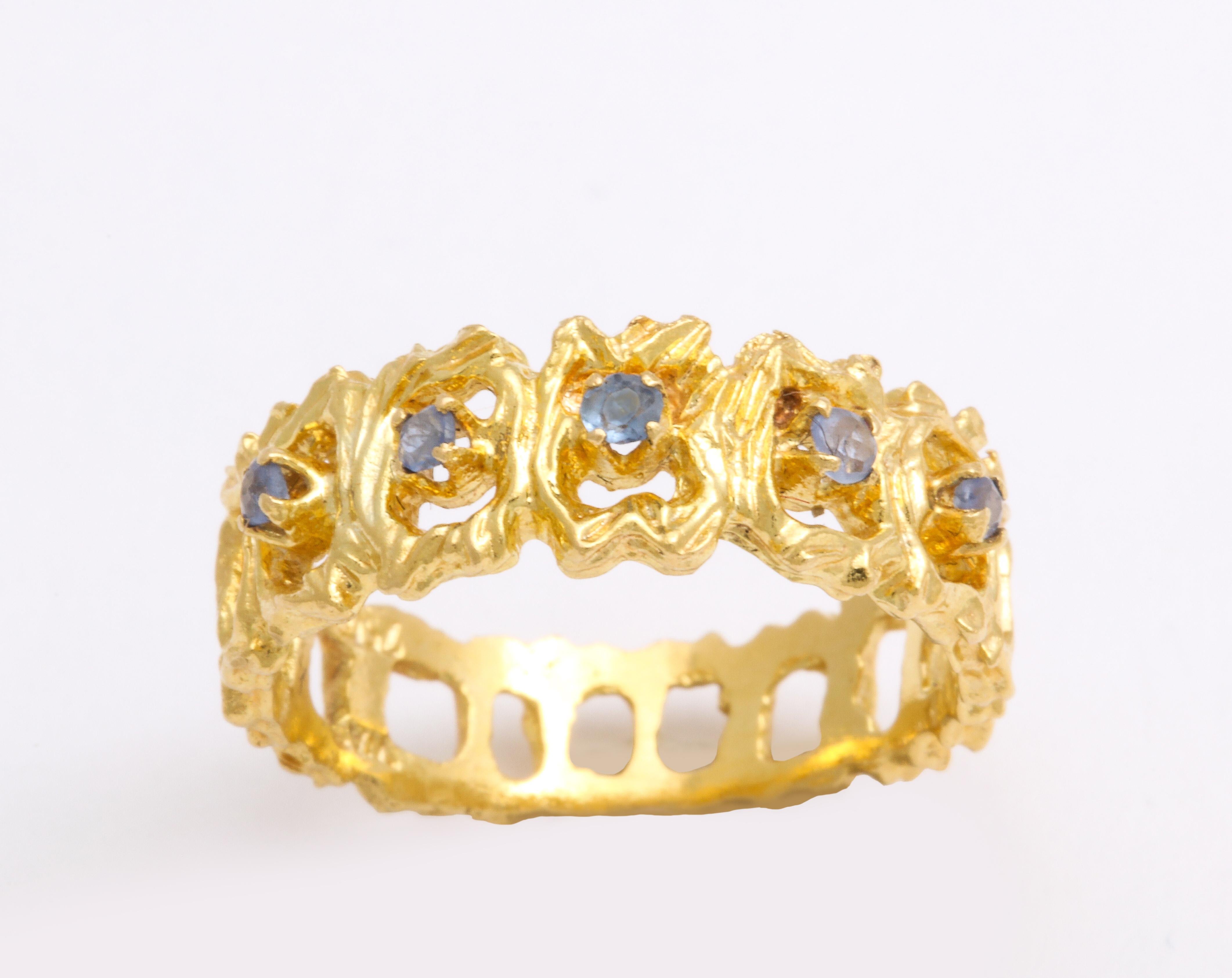 Women's Vintage Gold and Sapphire Band Ring For Sale