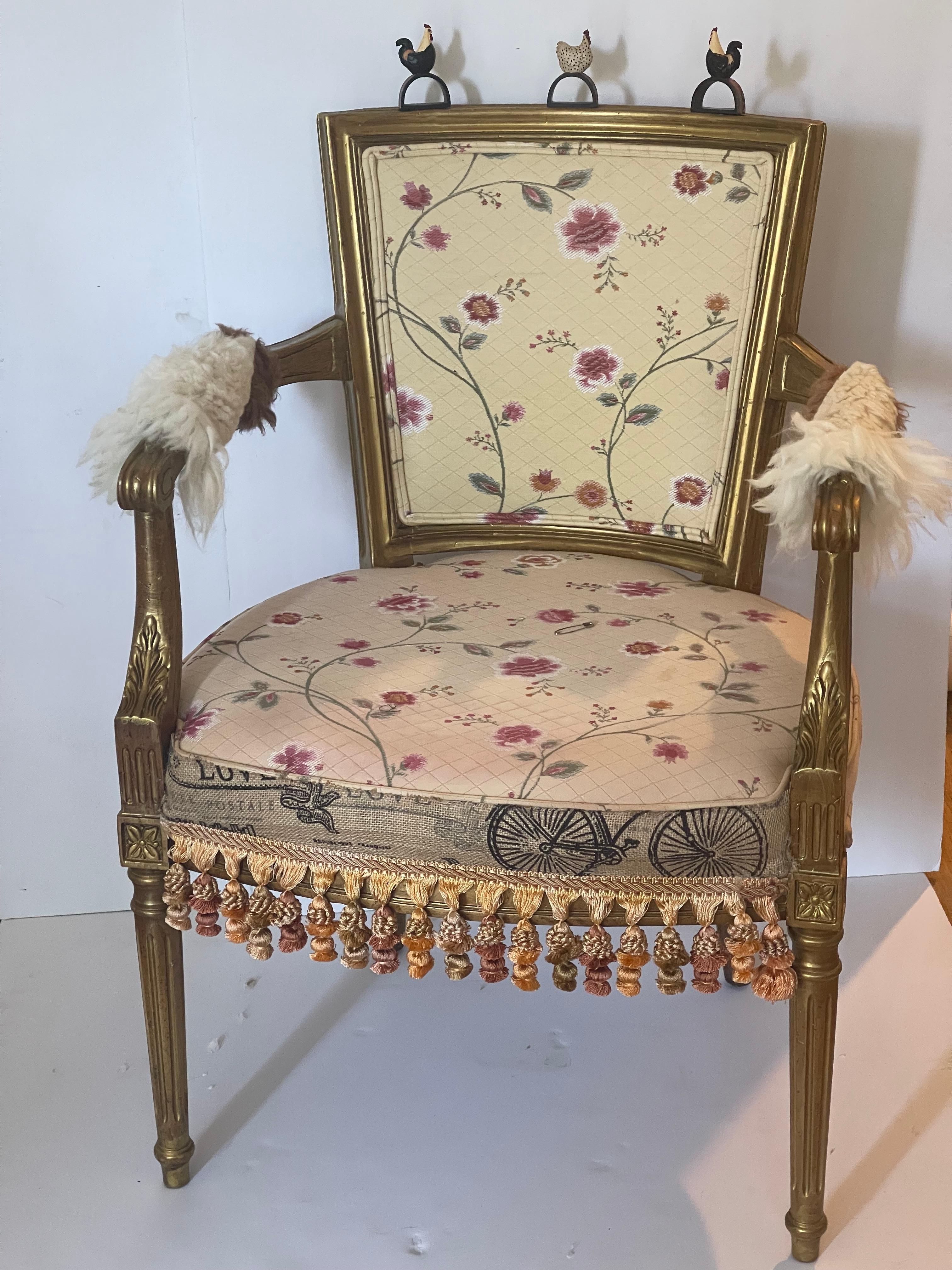 Vintage Gold Sessel verschönert (Amerikanische Klassik) im Angebot