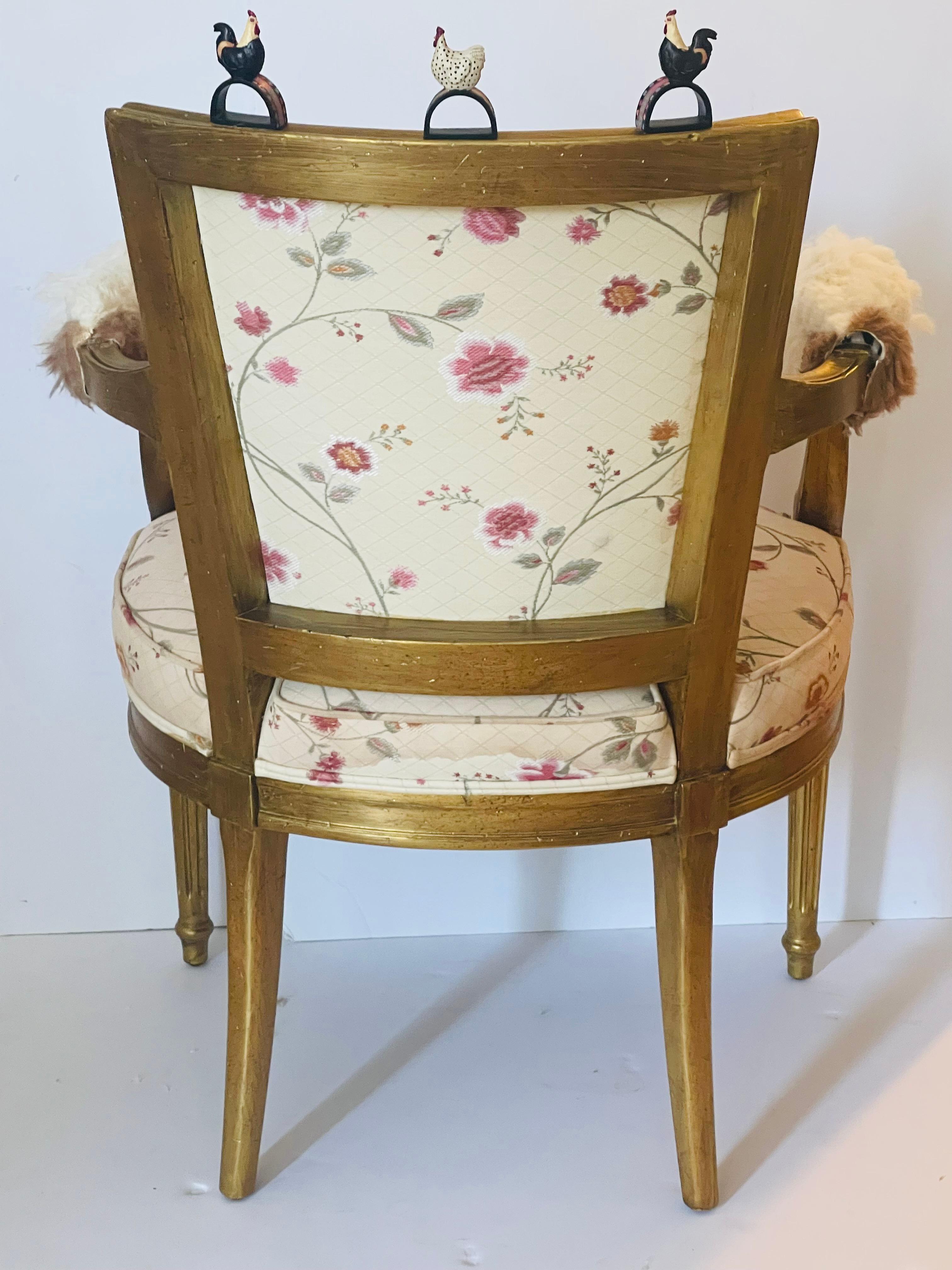 Vintage Gold Sessel verschönert (Mitte des 20. Jahrhunderts) im Angebot