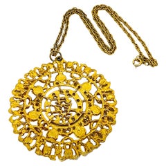 Collier vintage à pendentifs asiatiques en or avec une énorme chaîne de designer