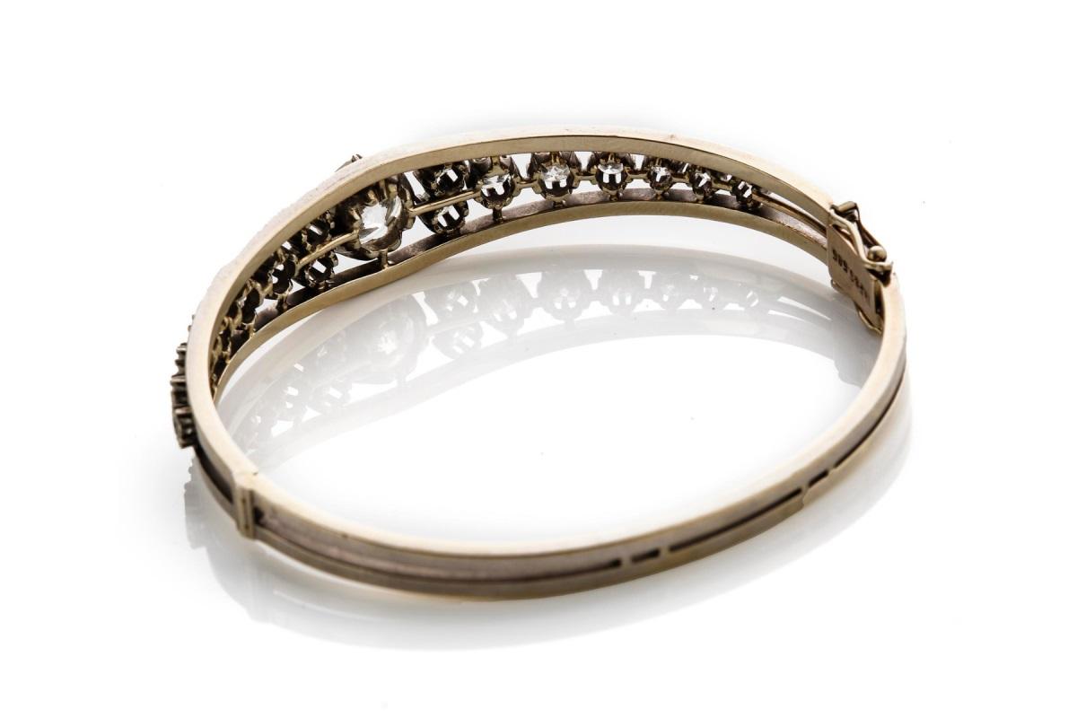 Women's or Men's Vintage gold bangle bracelet with 5.07ct diamonds, central diamond 2.82ct For Sale