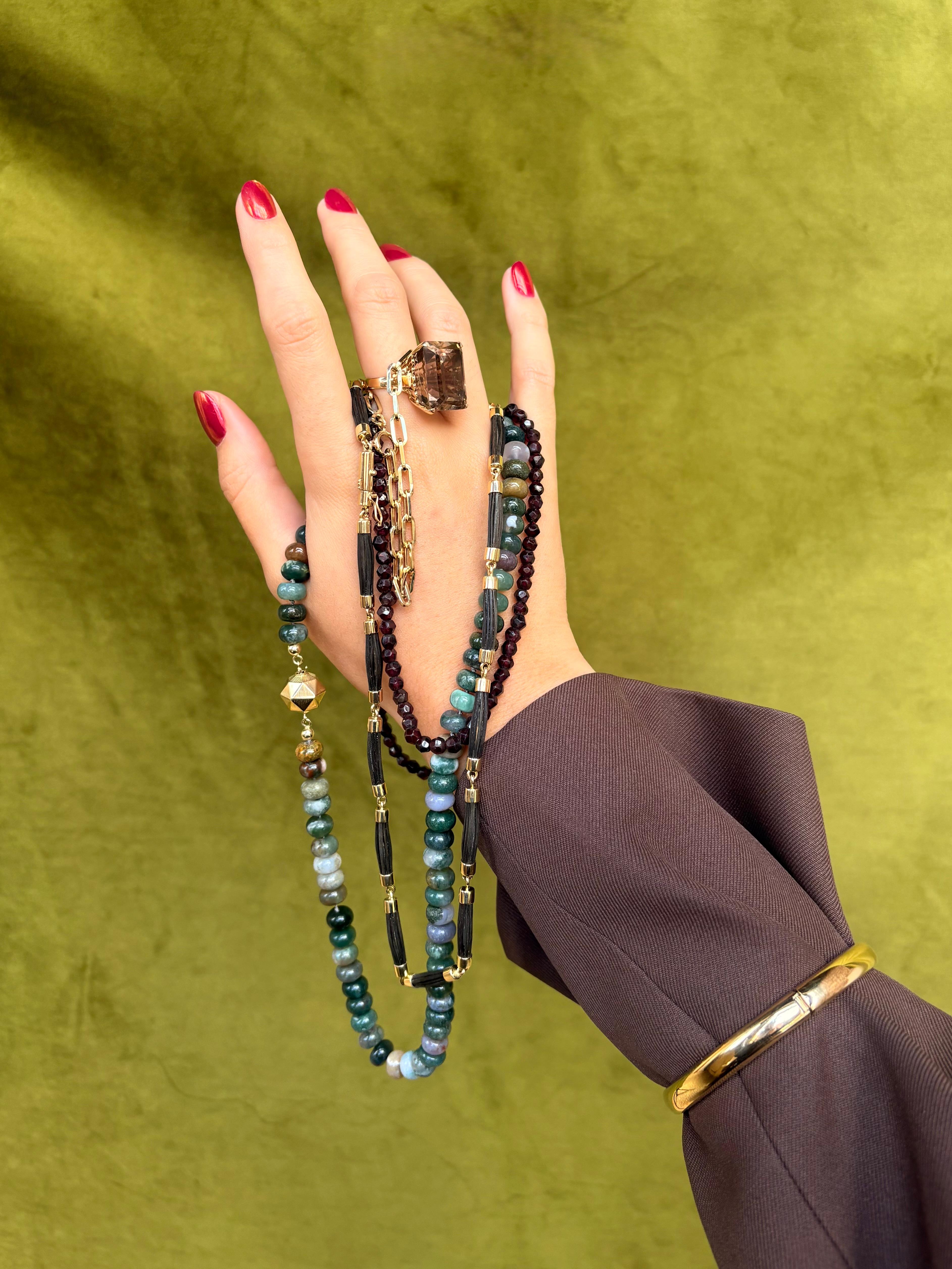 Vintage Gold Bangle, Stacking Bracelet 14 Karat Yellow Gold For Sale 1