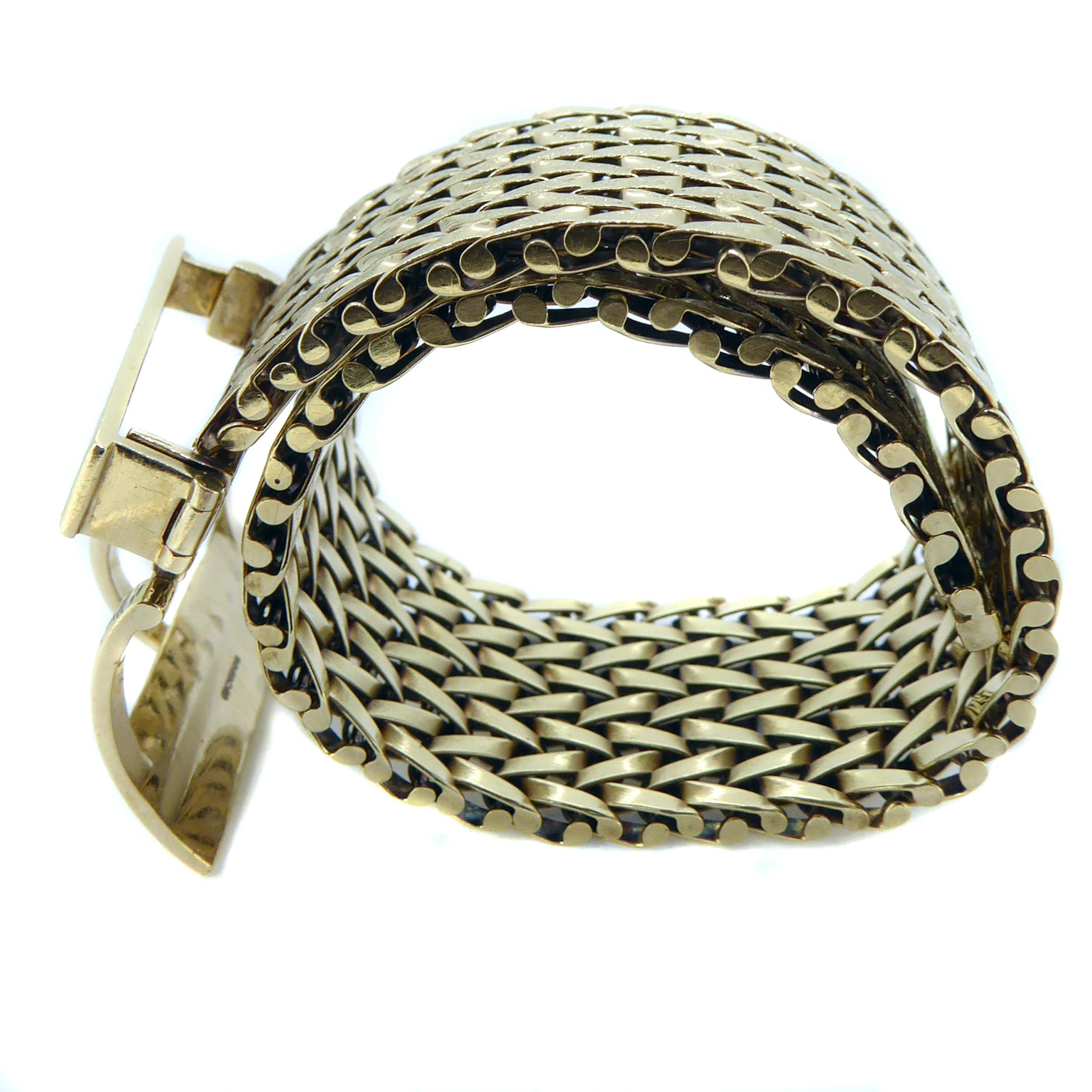 Women's Vintage Gold Belt Bracelet with Mesh Design and Buckle Fastener Hallmarked 1979