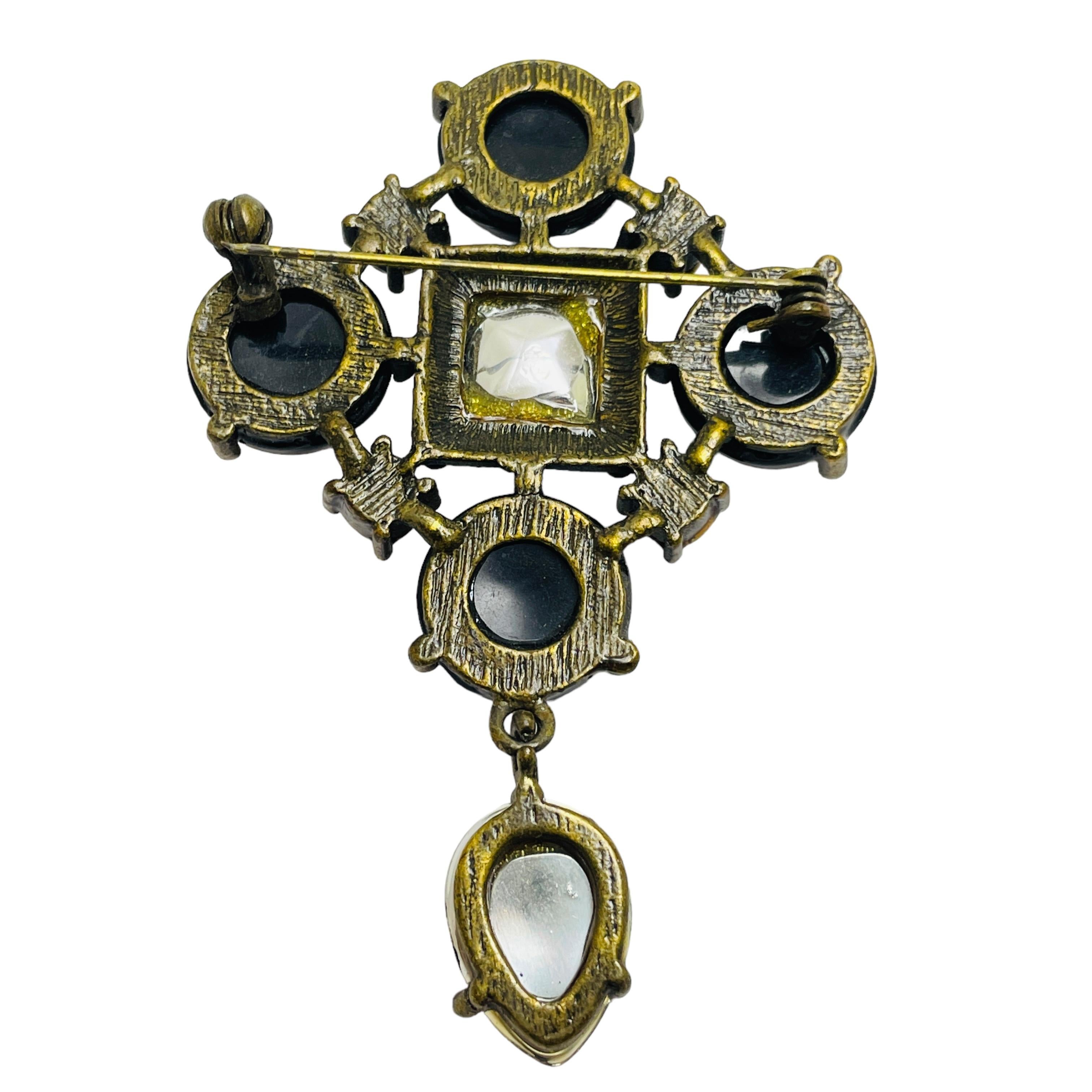 Vintage gold black maltese cross dangle designer brooch In Good Condition For Sale In Palos Hills, IL