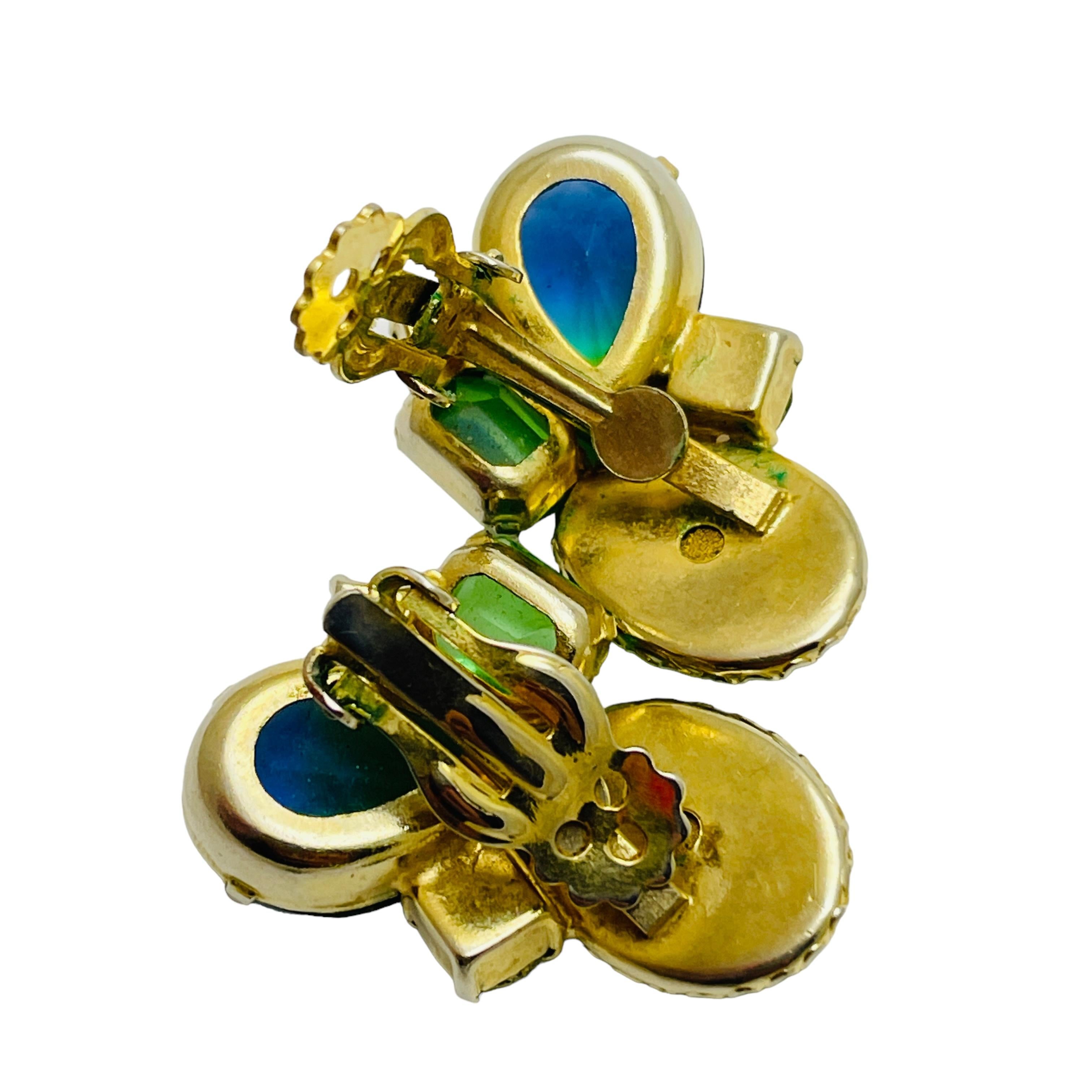 Vintage gold blue green glass designer runway clip on earrings In Good Condition For Sale In Palos Hills, IL