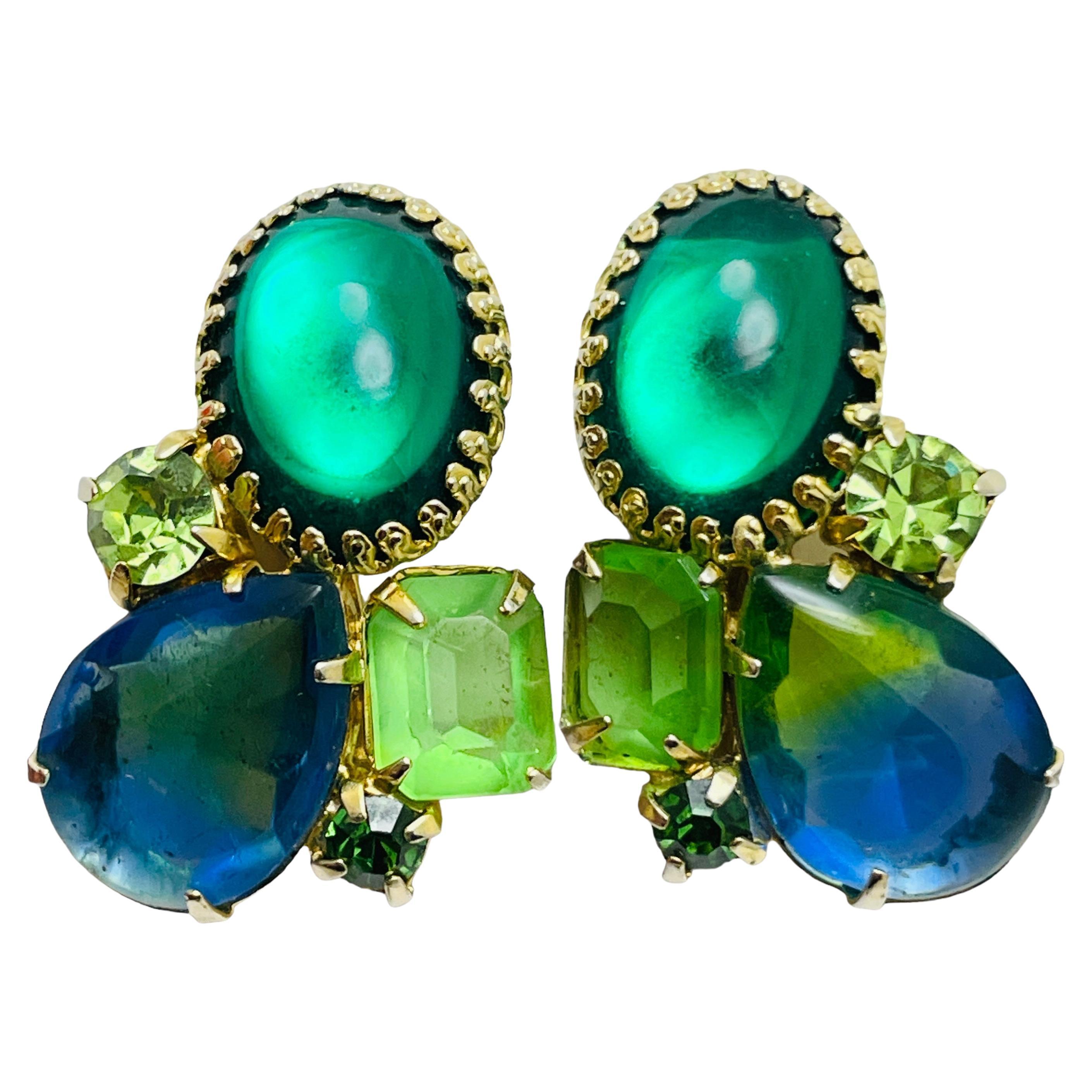 Orecchini a clip di design vintage in vetro verde e blu, con orecchini a clip