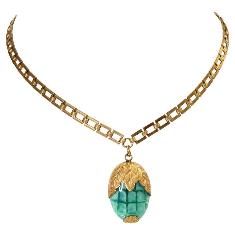 Vintage Gold Book Chain with Dangling Enamel Piece, circa 1940s For Sale