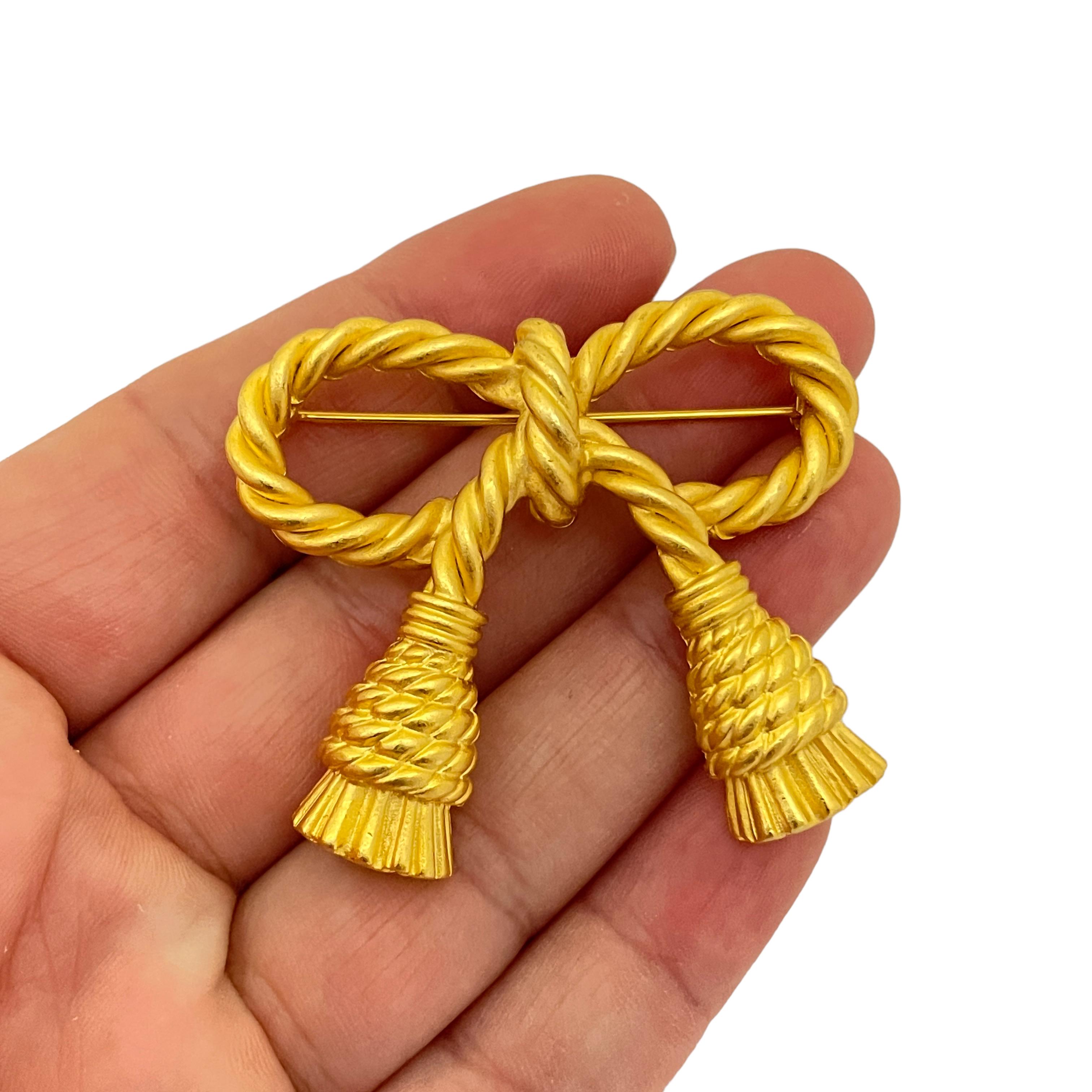 Vintage gold bow rope tassel designer runway brooch For Sale 1