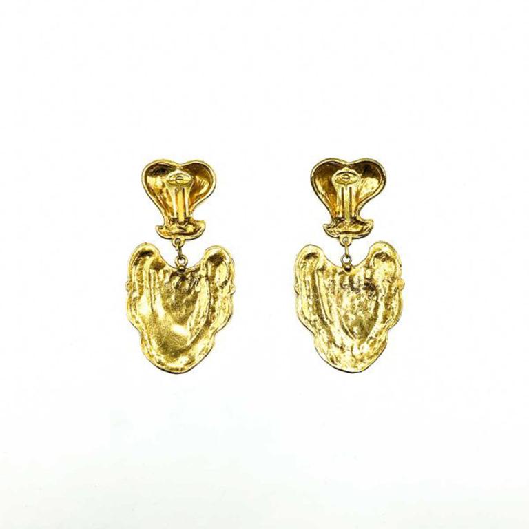 Vintage Gold byzantinische rote & blaue Herz-Ohrringe 1980er Jahre Damen im Angebot