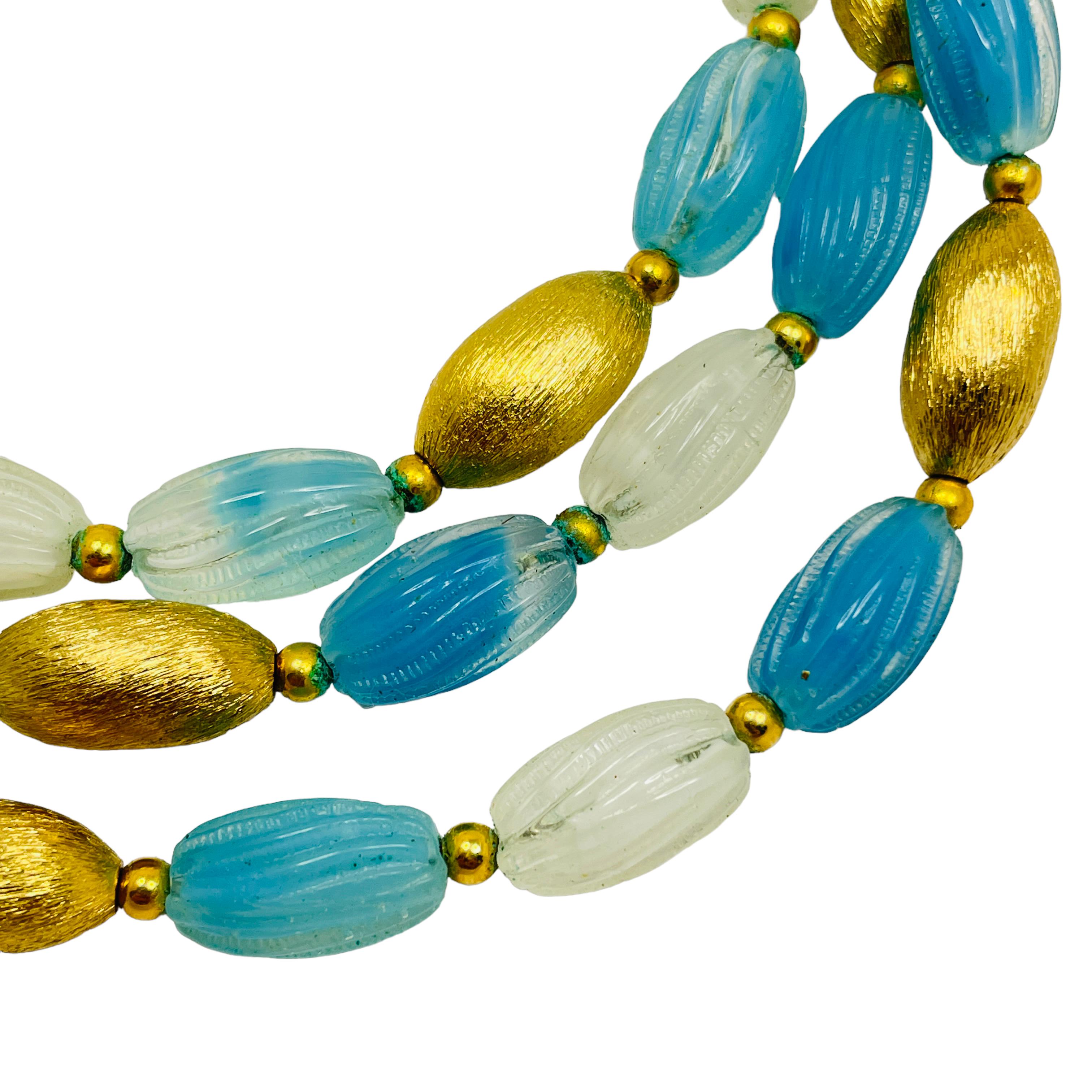Vintage gold carved glass beaded necklace In Good Condition For Sale In Palos Hills, IL