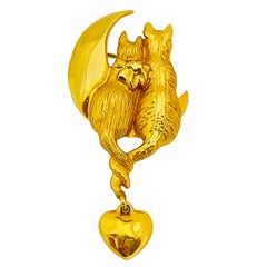 Vintage gold cat heart designer brooch