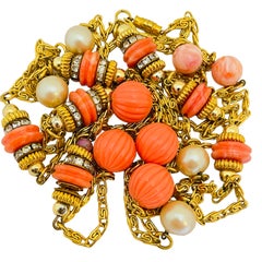 Collier vintage en chaîne dorée, perles en verre, perles de créateur.