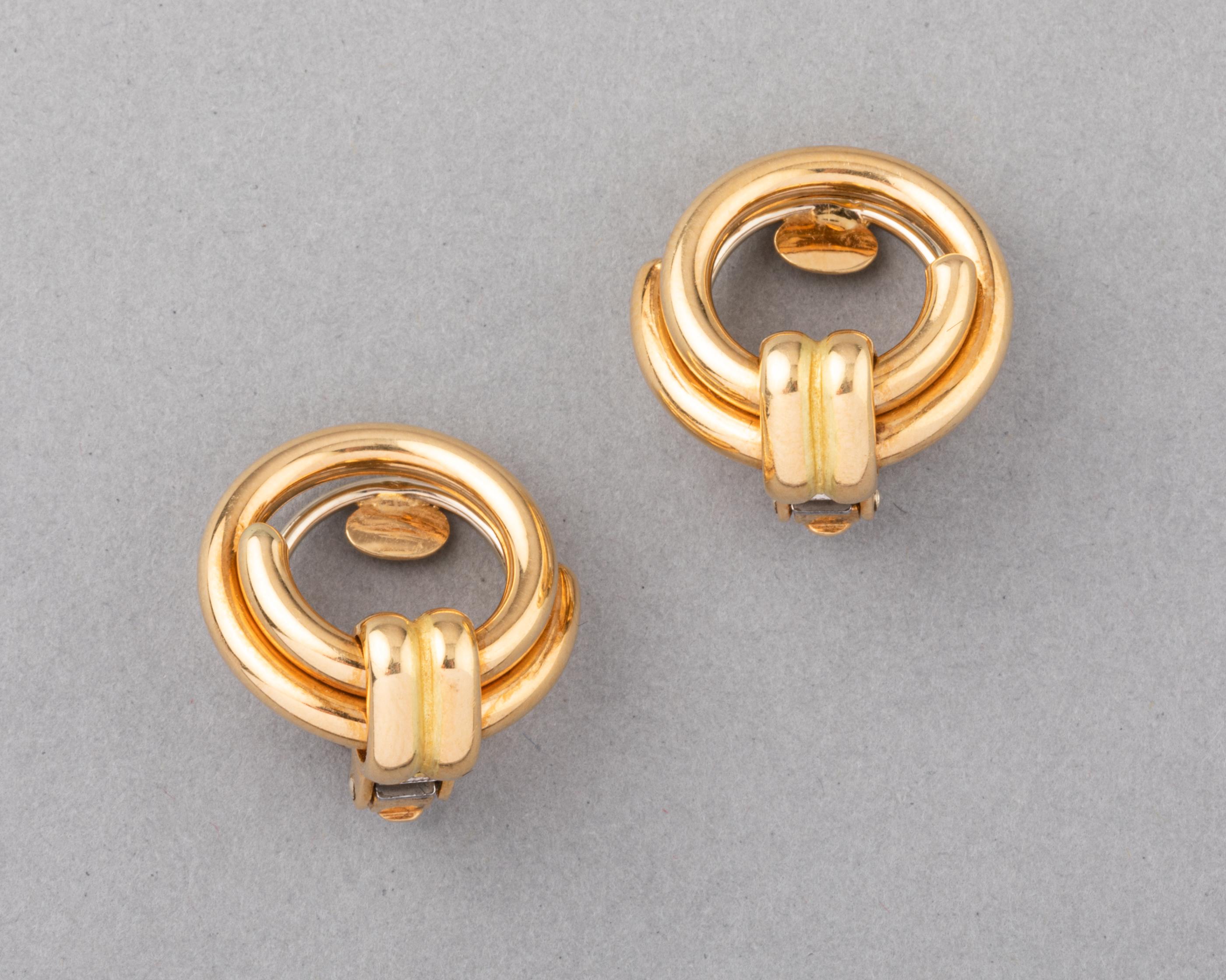 Vintage Gold Clip Earrings by Chaumet, Paris In Good Condition In Saint-Ouen, FR