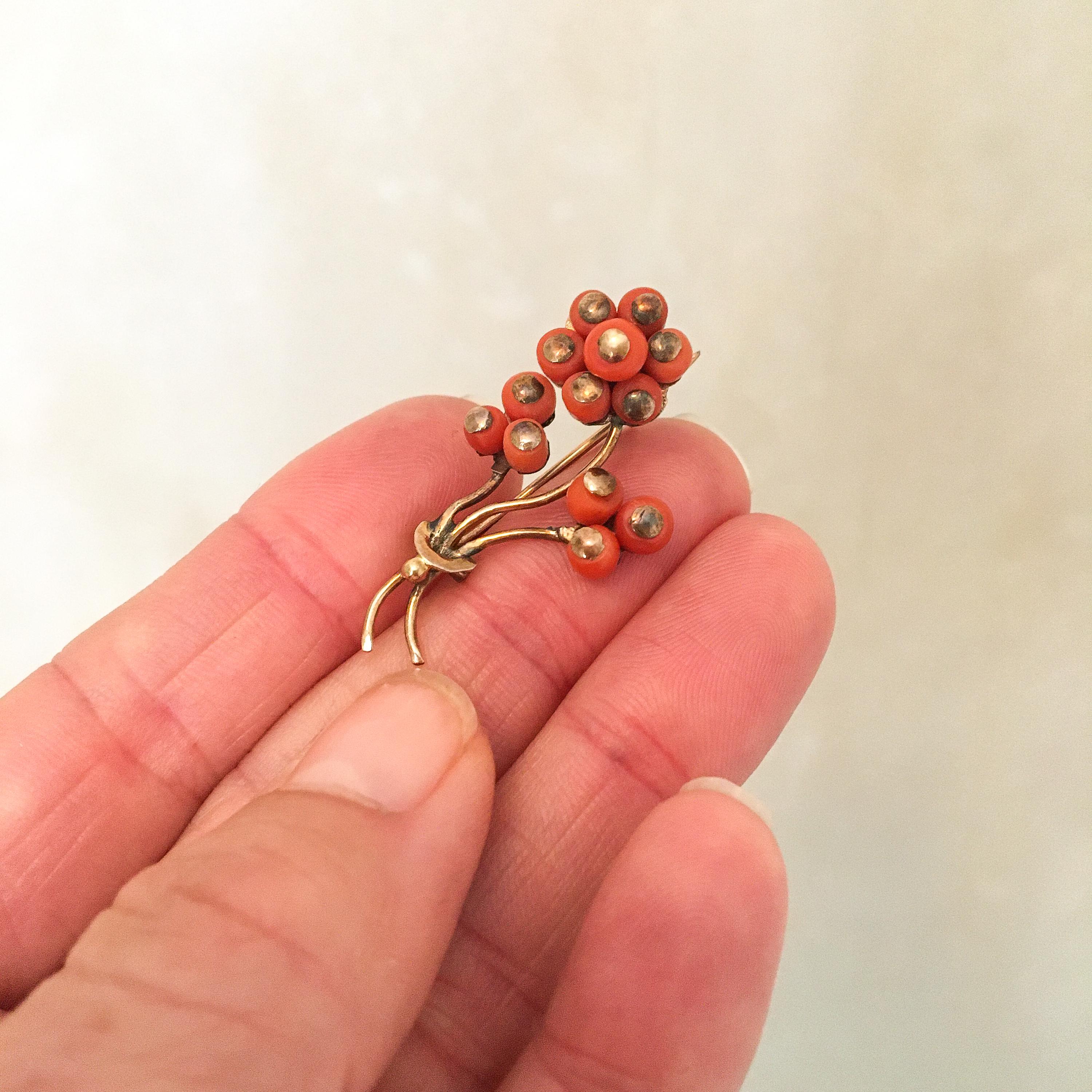 Vintage Coral Beads and Gold Branch Brooch 1