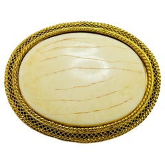 Retro gold cream designer brooch