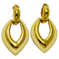 Orecchini a clip vintage di design con smalto color oro e crema